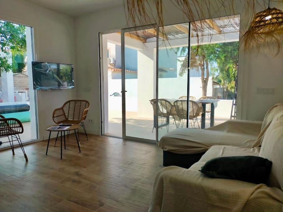 Apartamento de dos habitaciones con balcón y terraza