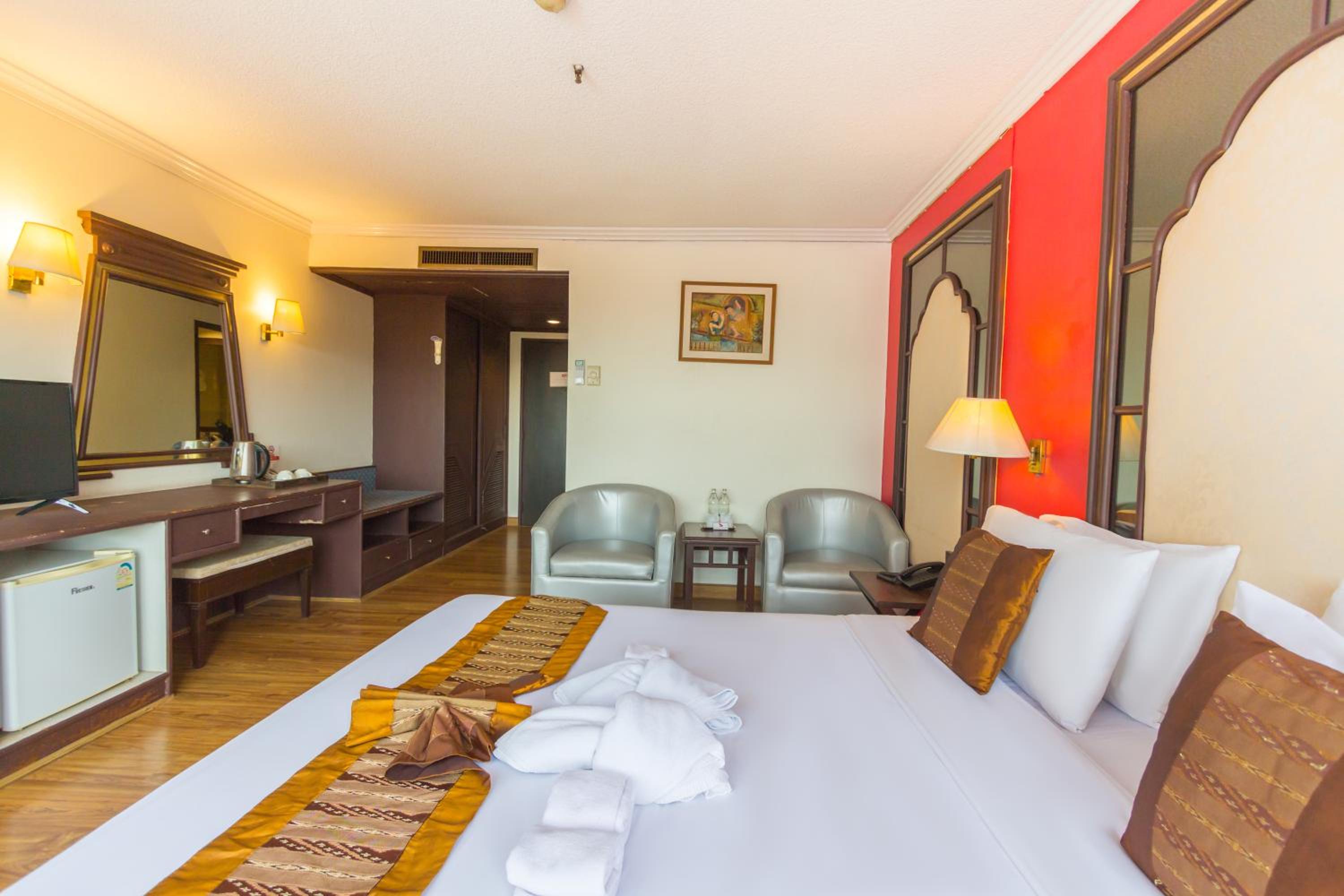 Deluxe Double Room - Photo 8