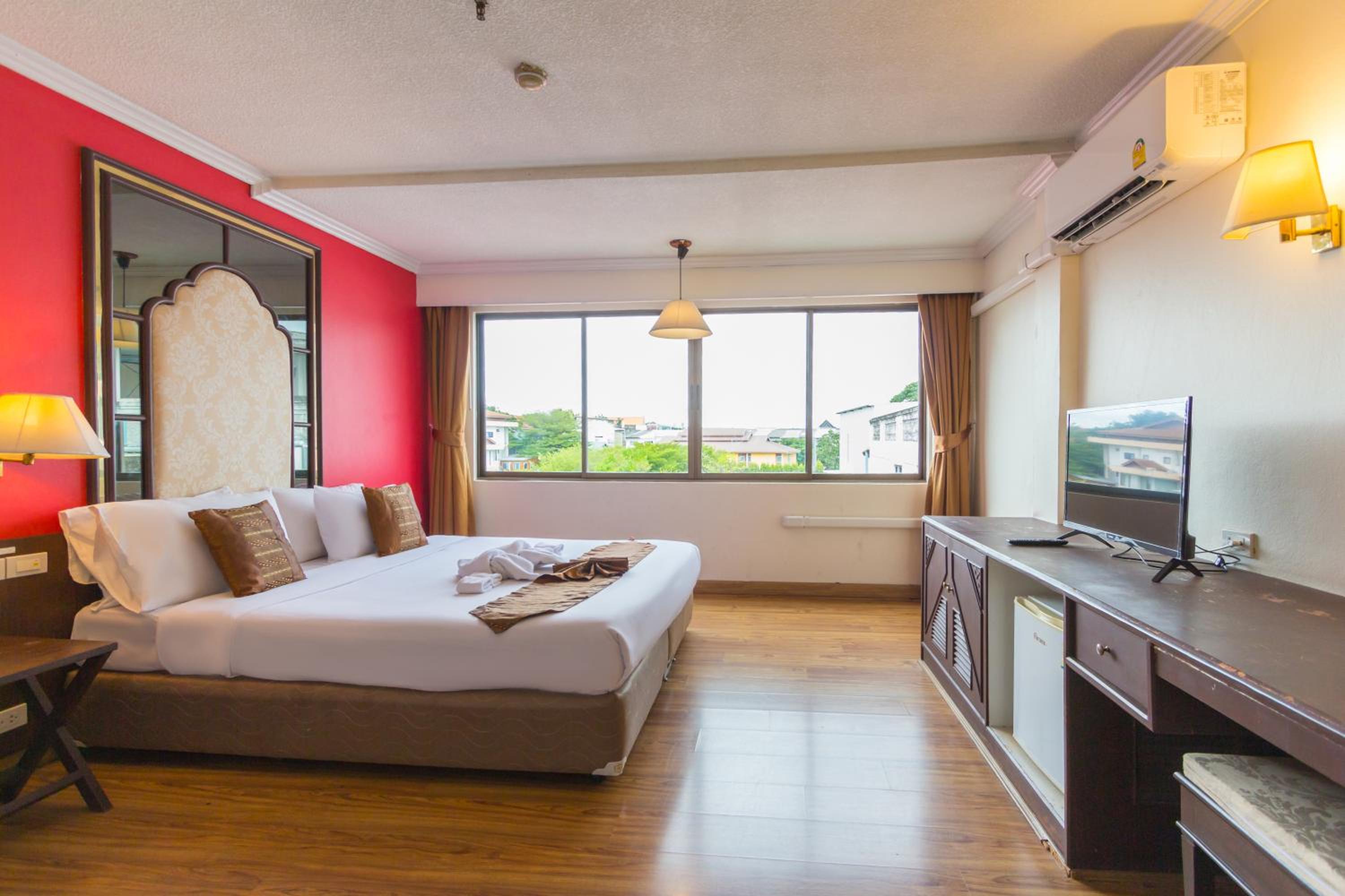 Deluxe Double Room - Photo 7