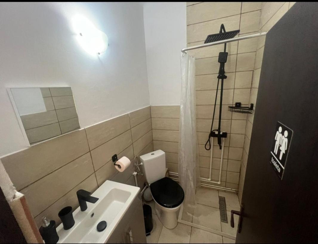 Family Room With Private Bathroom photo 3