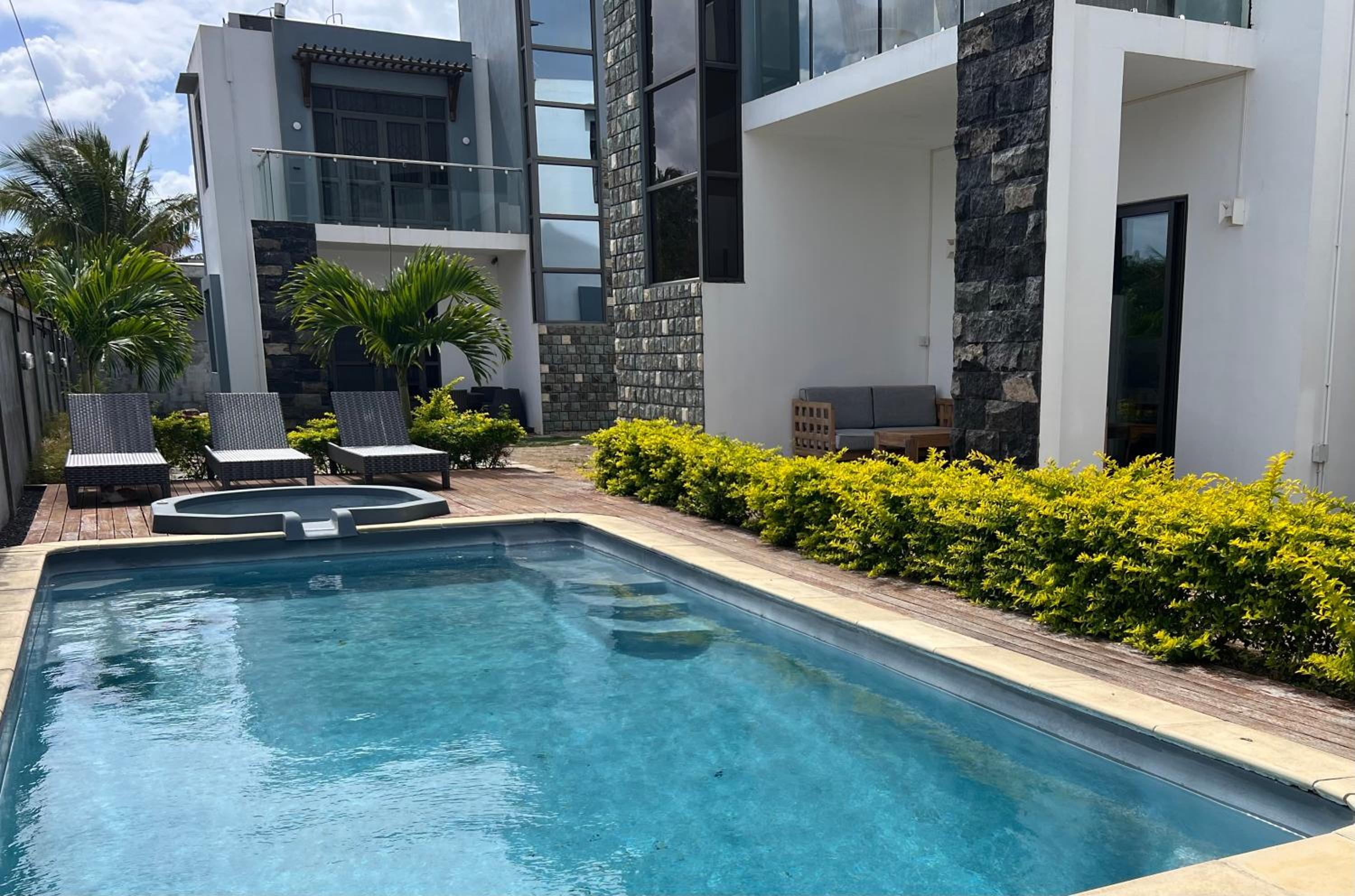 Villa photo 2