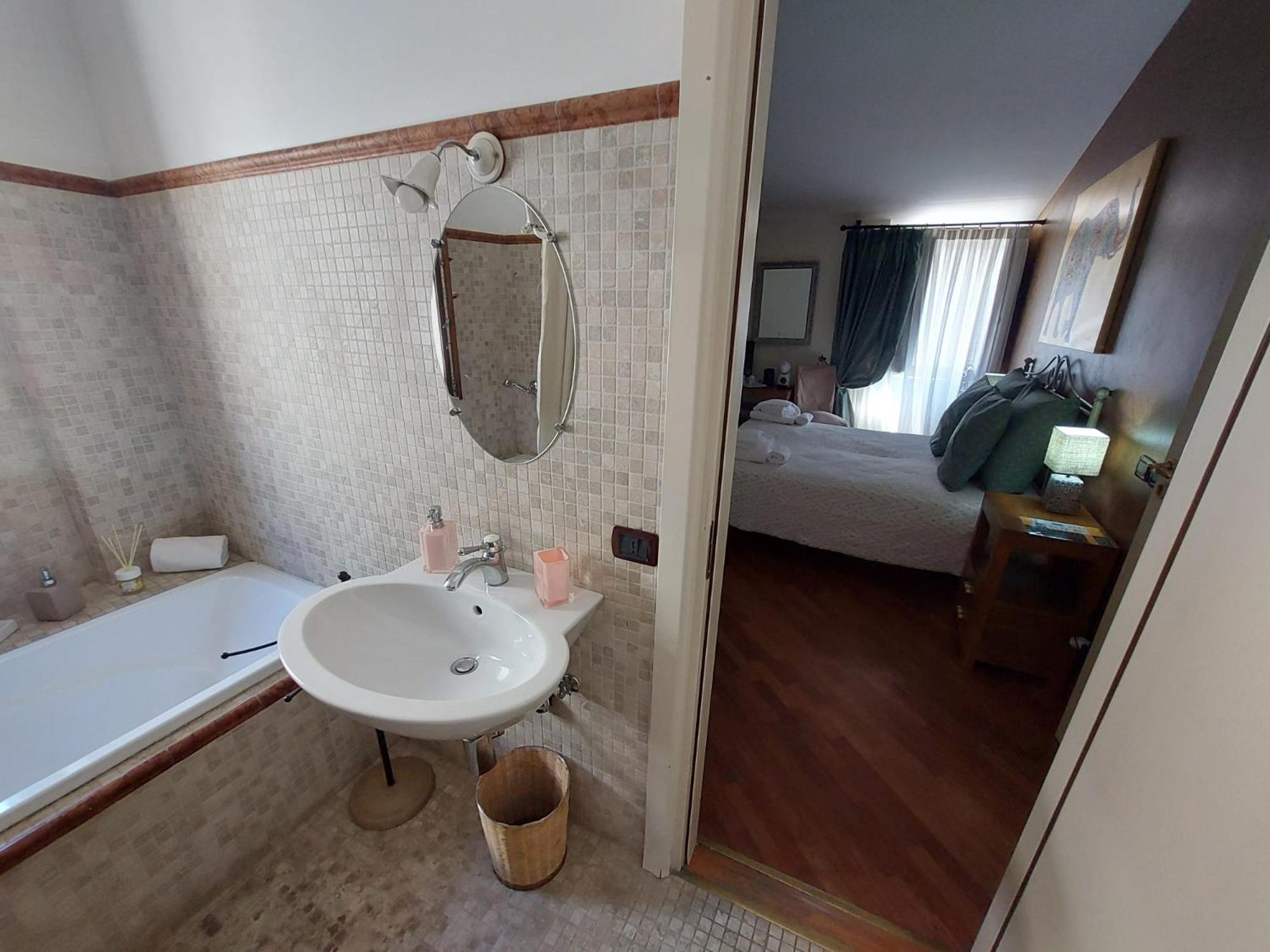 Standard Quadruple Room - Photo 4
