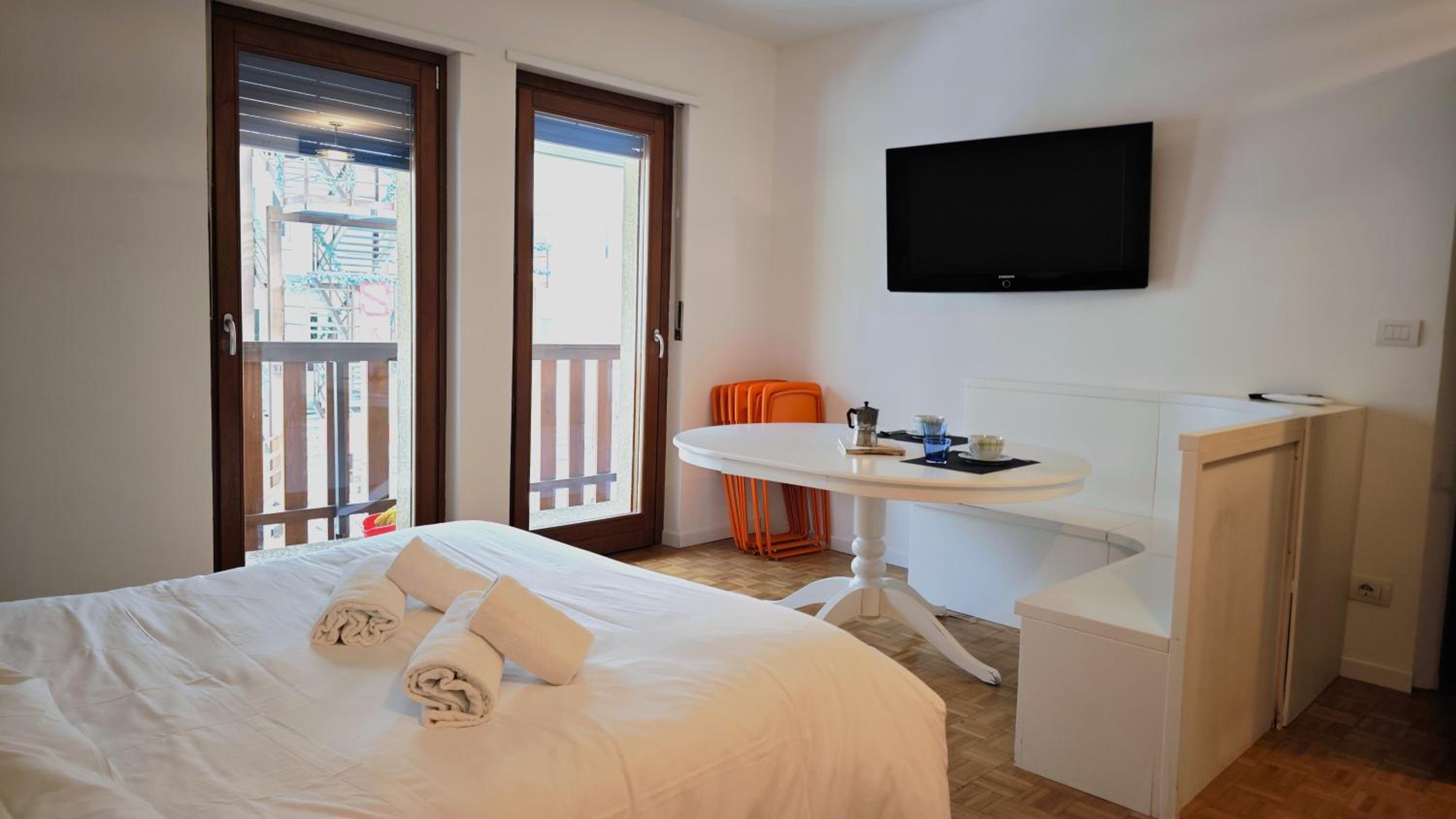 One-Bedroom Apartment With Balcony photo 1