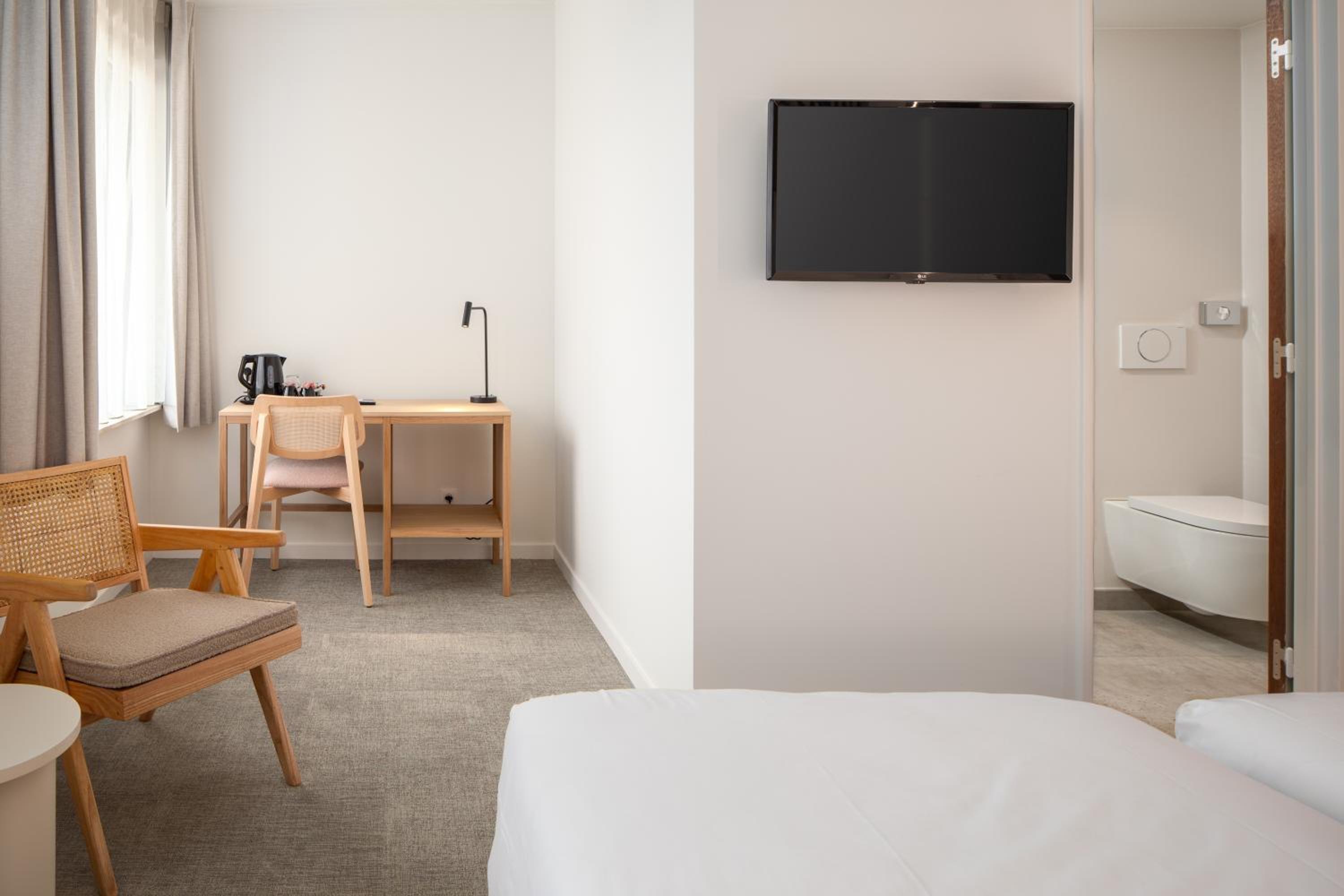 Comfort Twin Room - Photo 10