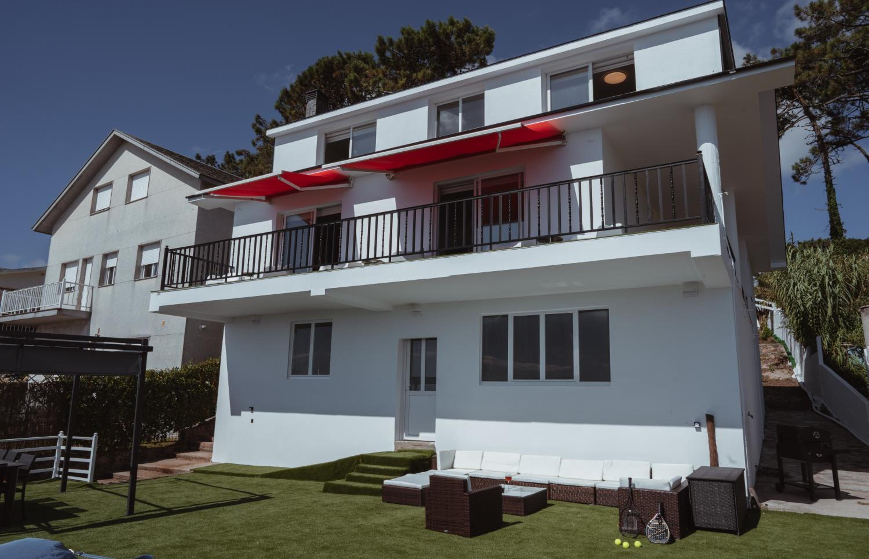 Seven-Bedroom House photo 2