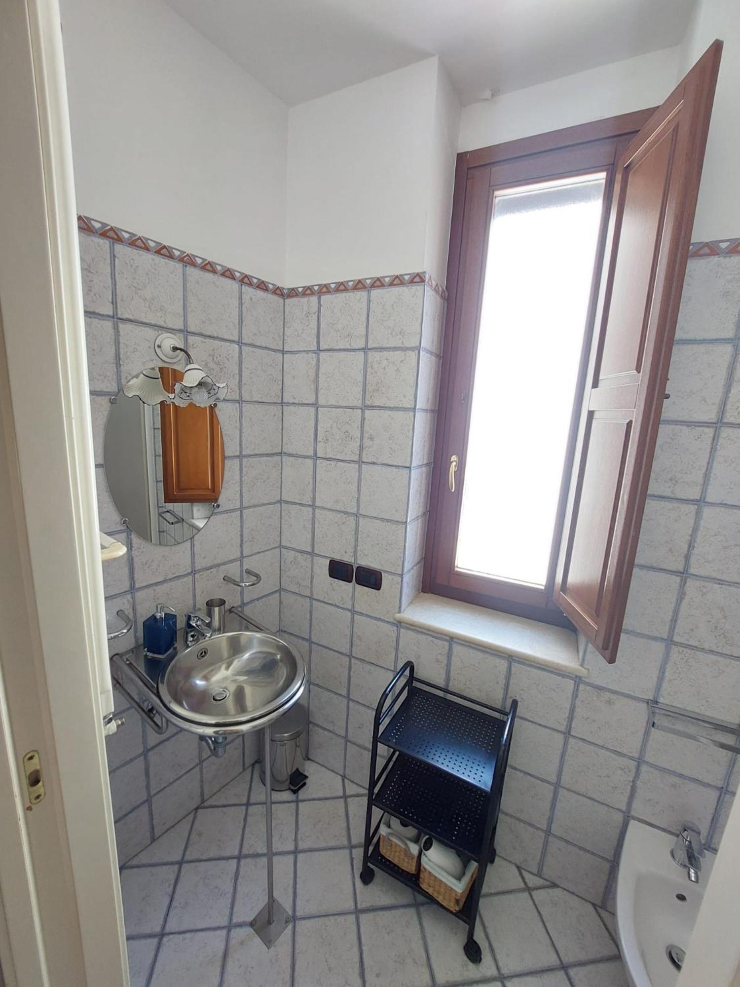 Double Room - Photo 12