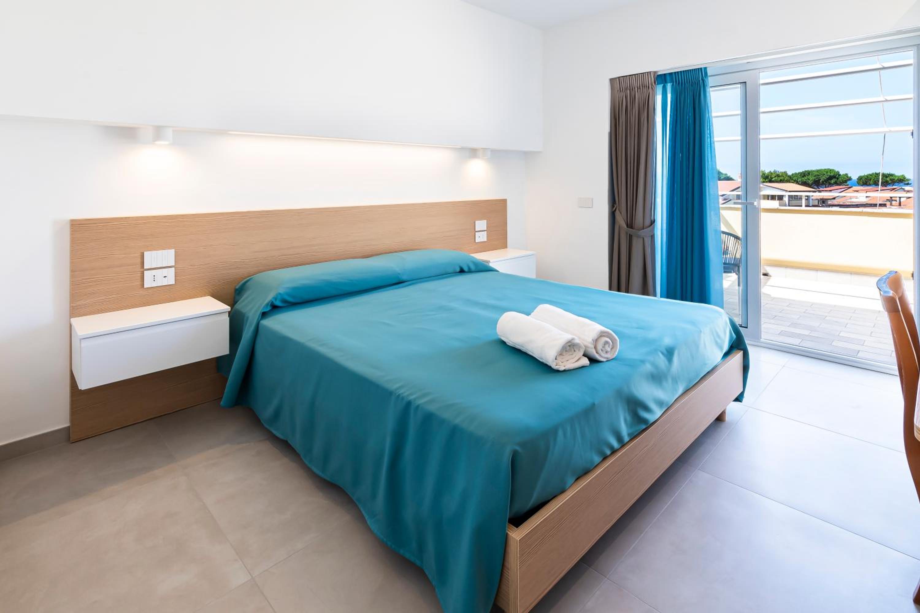 Double Room with Balcony and Sea View photo 1