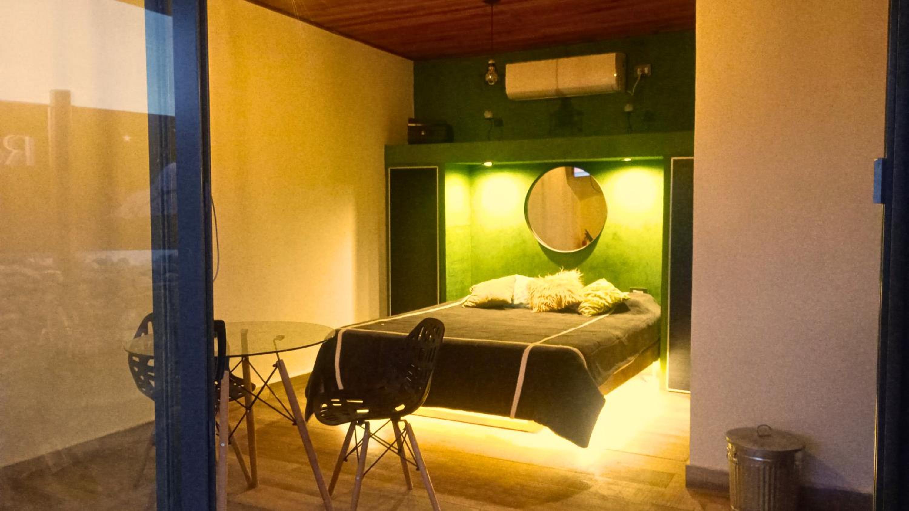 One-Bedroom Apartment photo 2