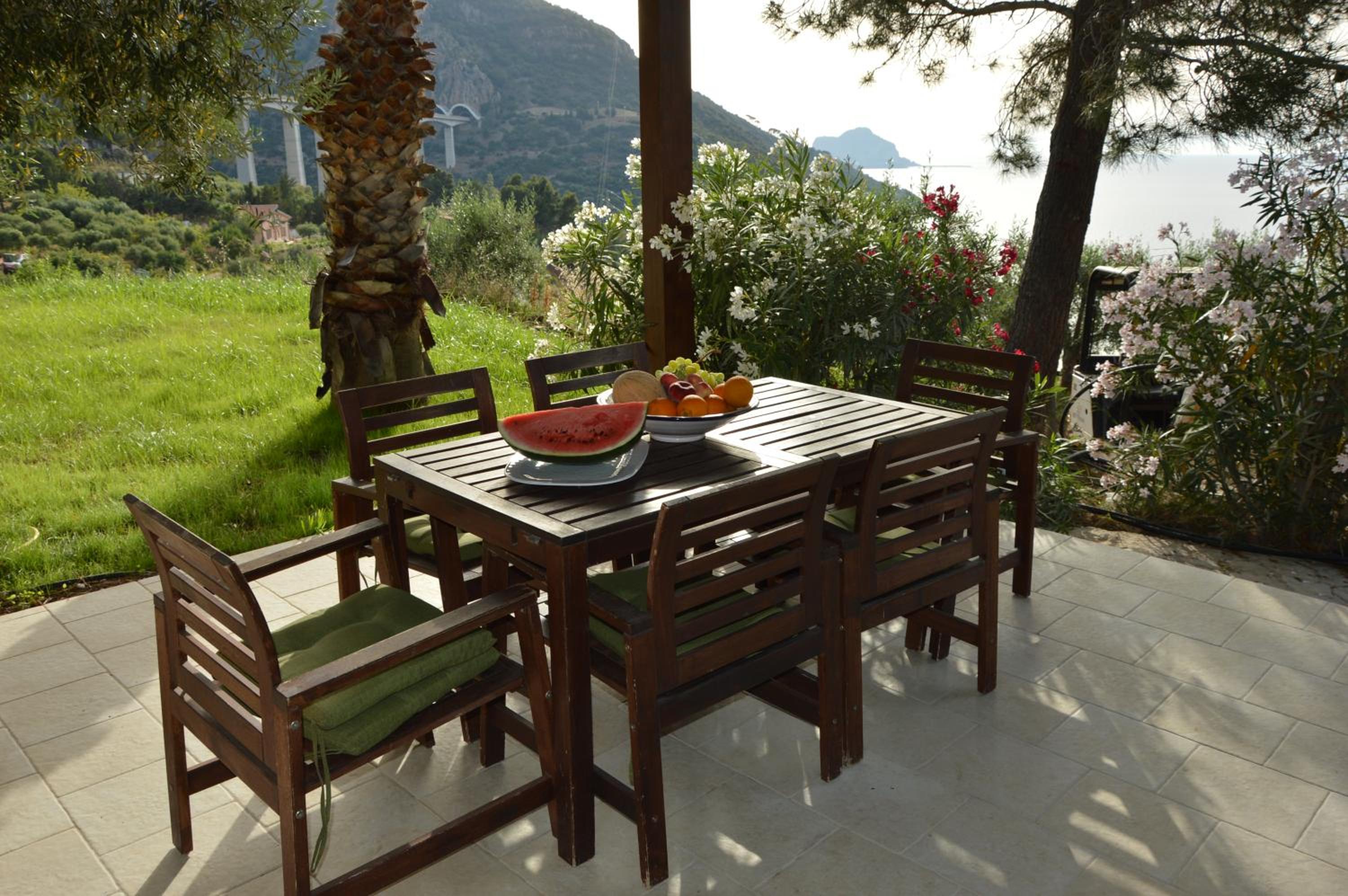 Villa photo 2