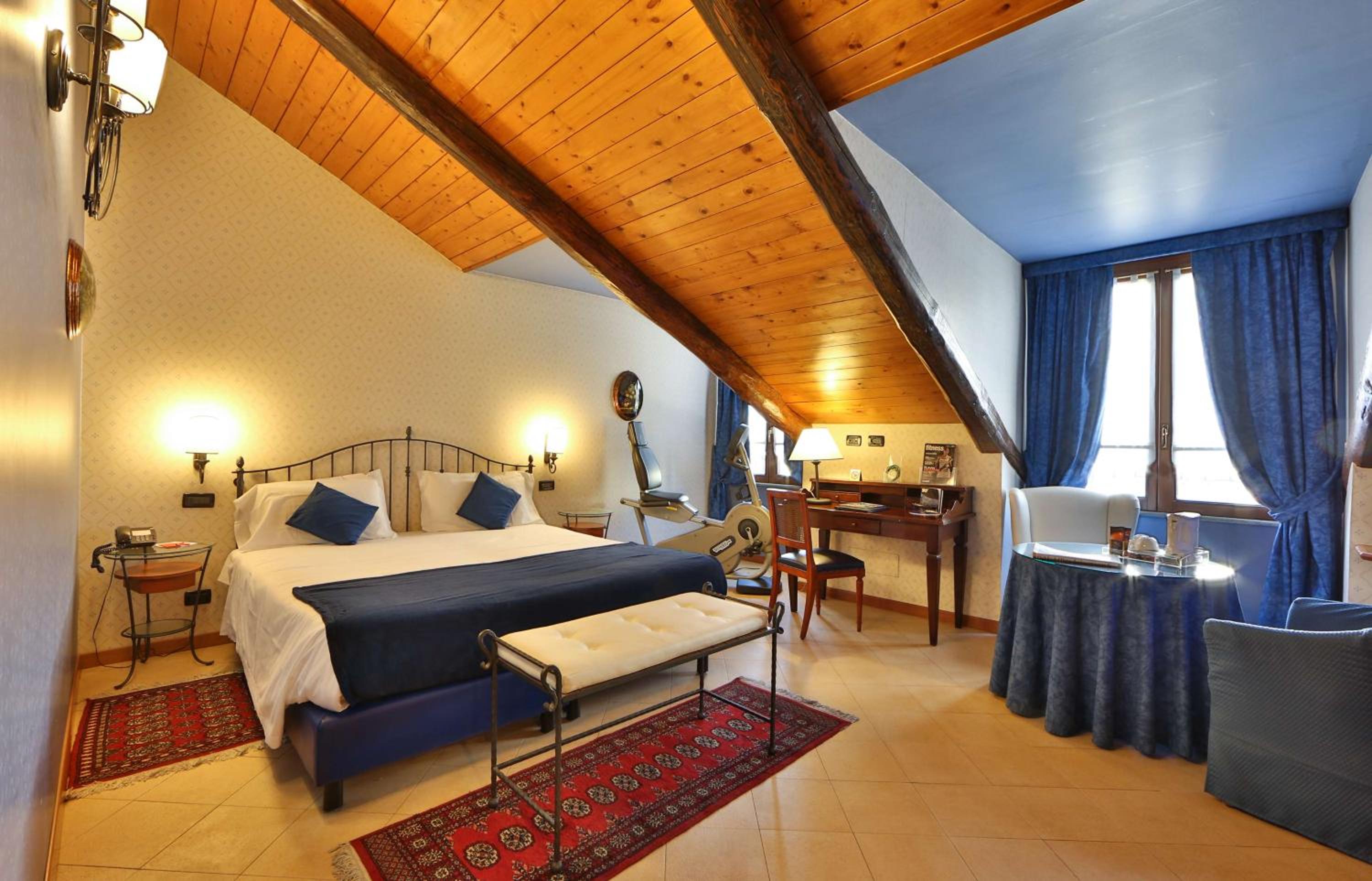 Classic Double Room - Photo 15