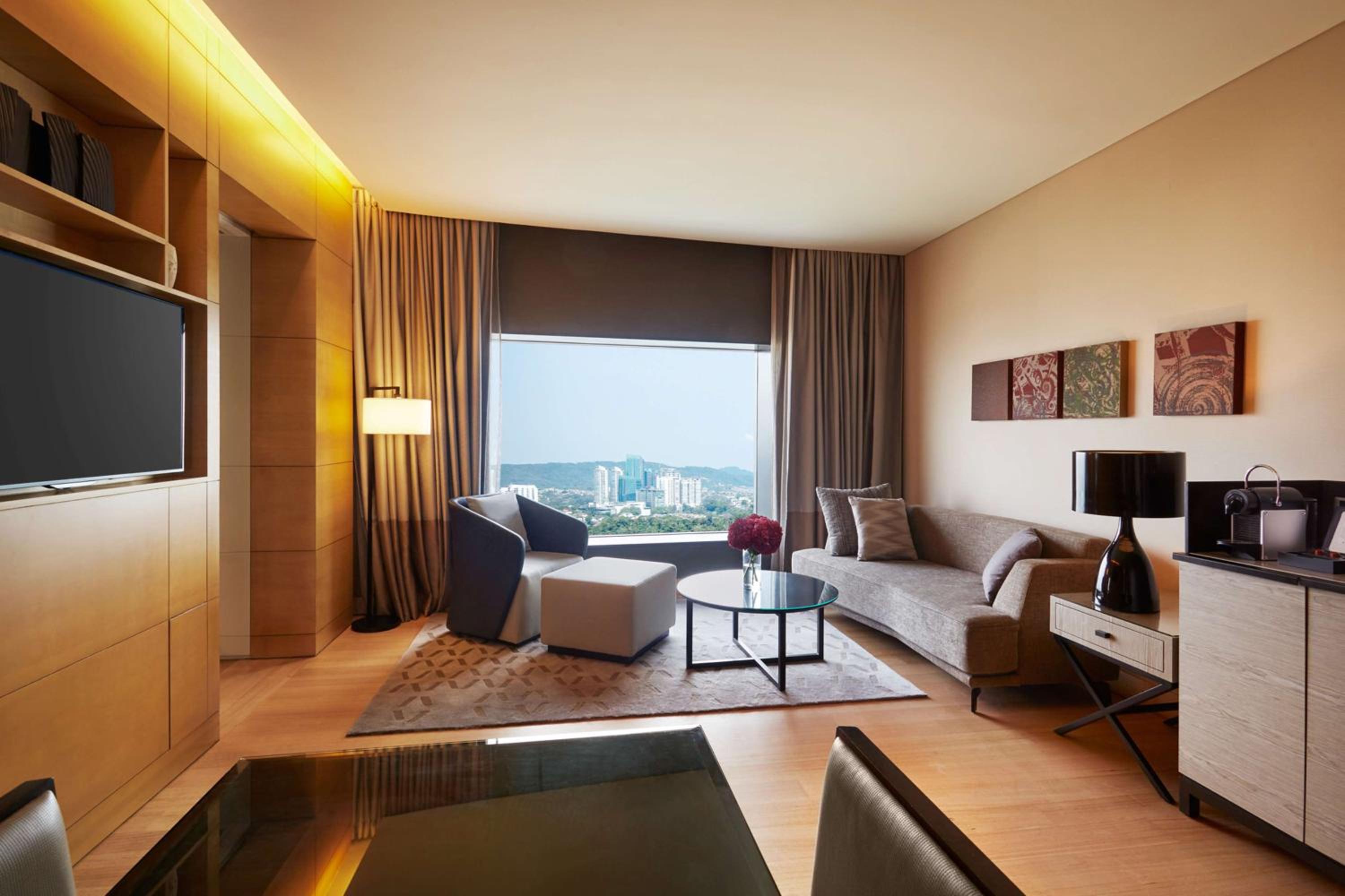 Grand Executive Suite
