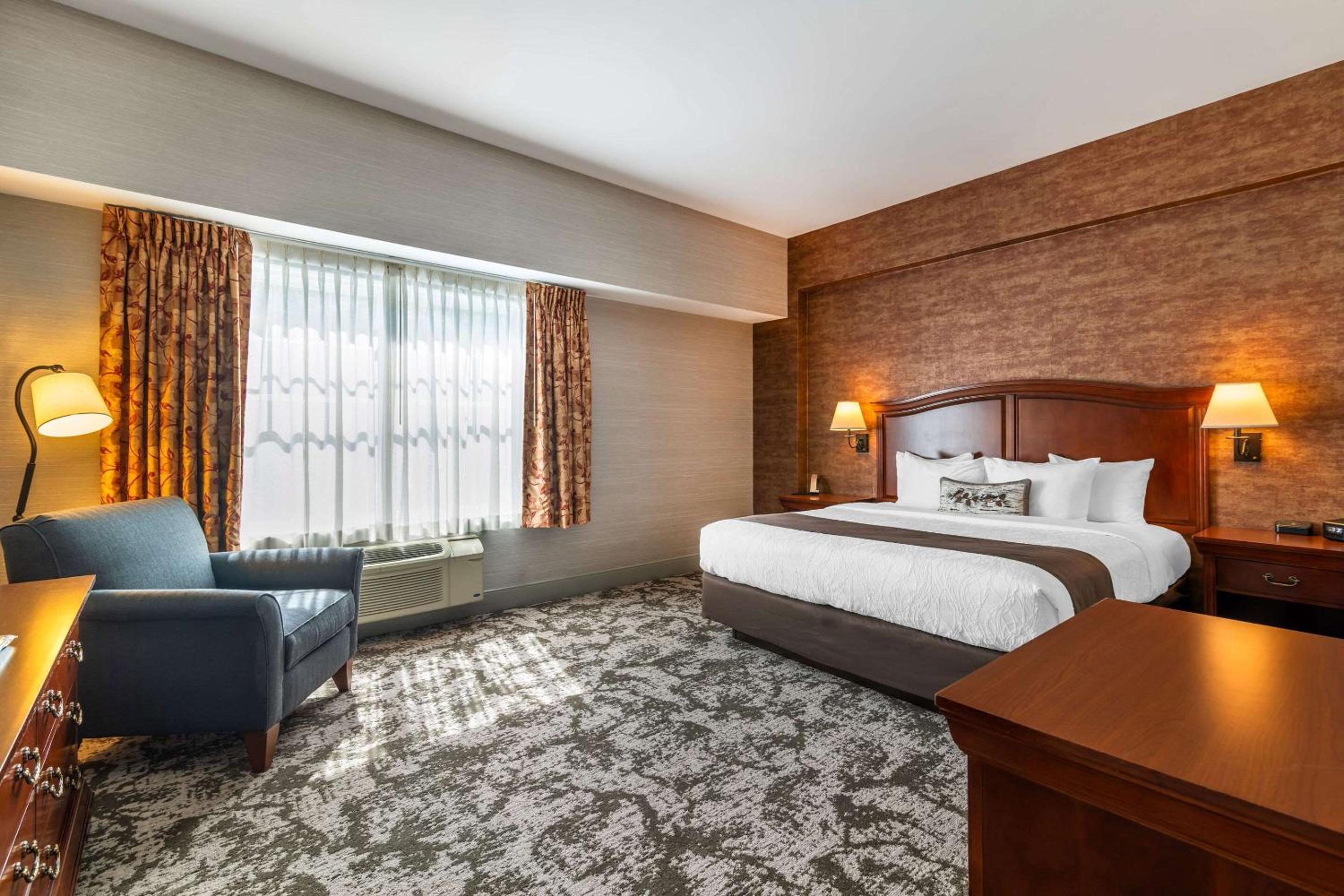 King Suite - Accessible/Non-Smoking