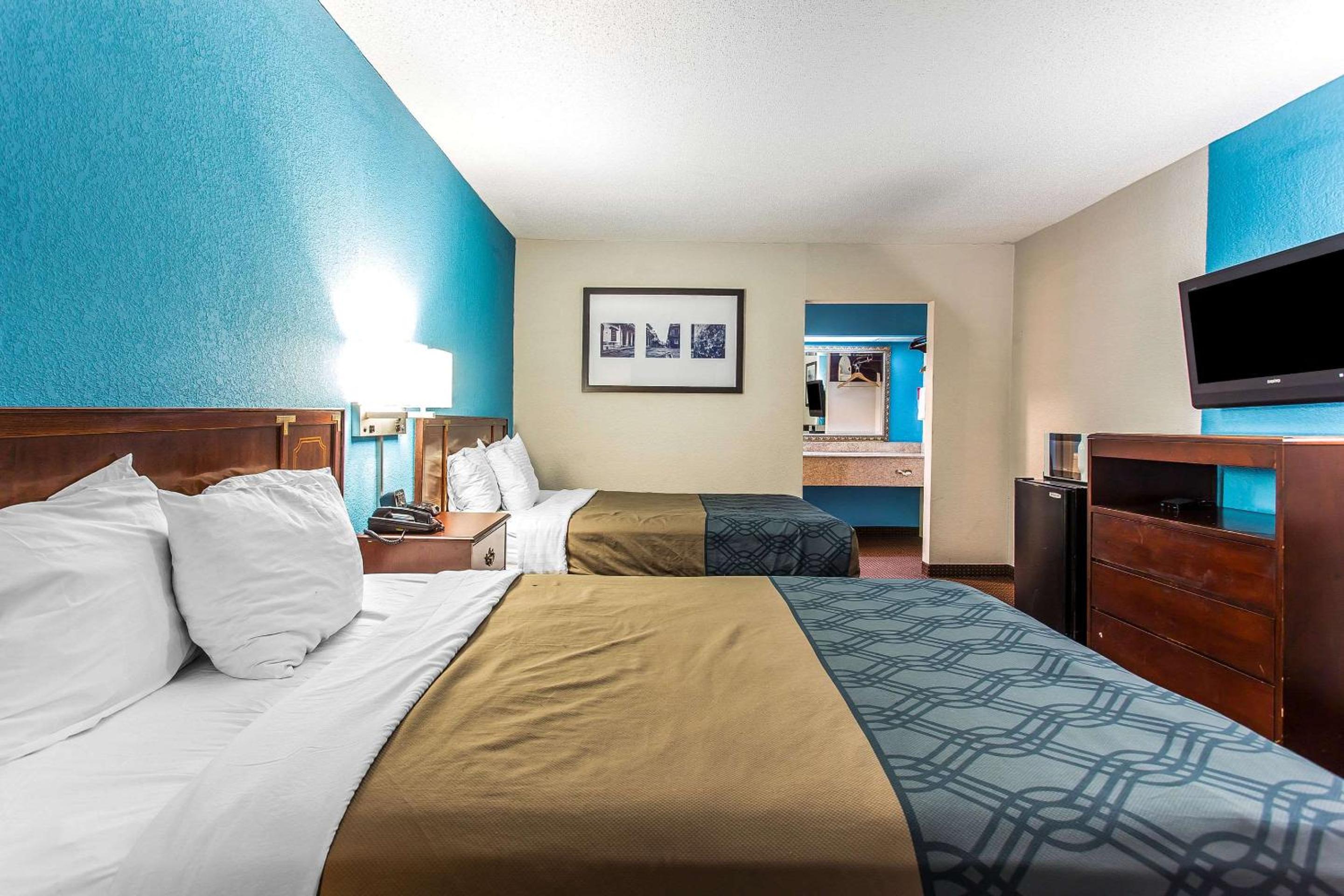 Double Room with Two Double Beds - Smoking - Photo 6