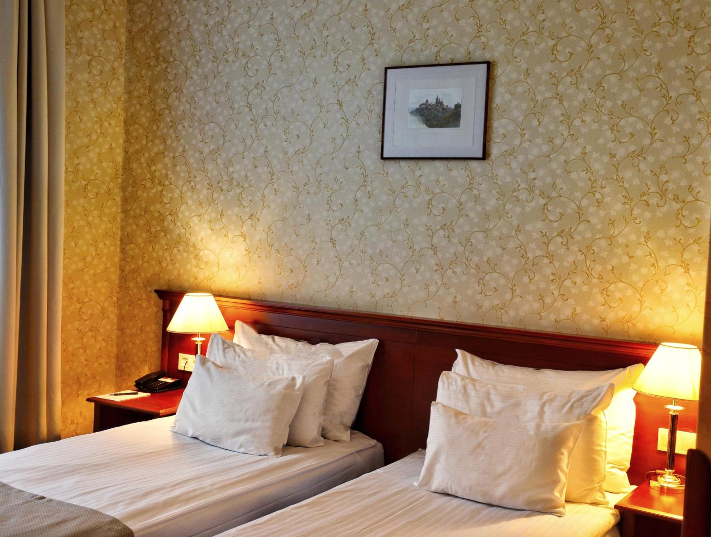 Standard Double or Twin Room - Photo 2