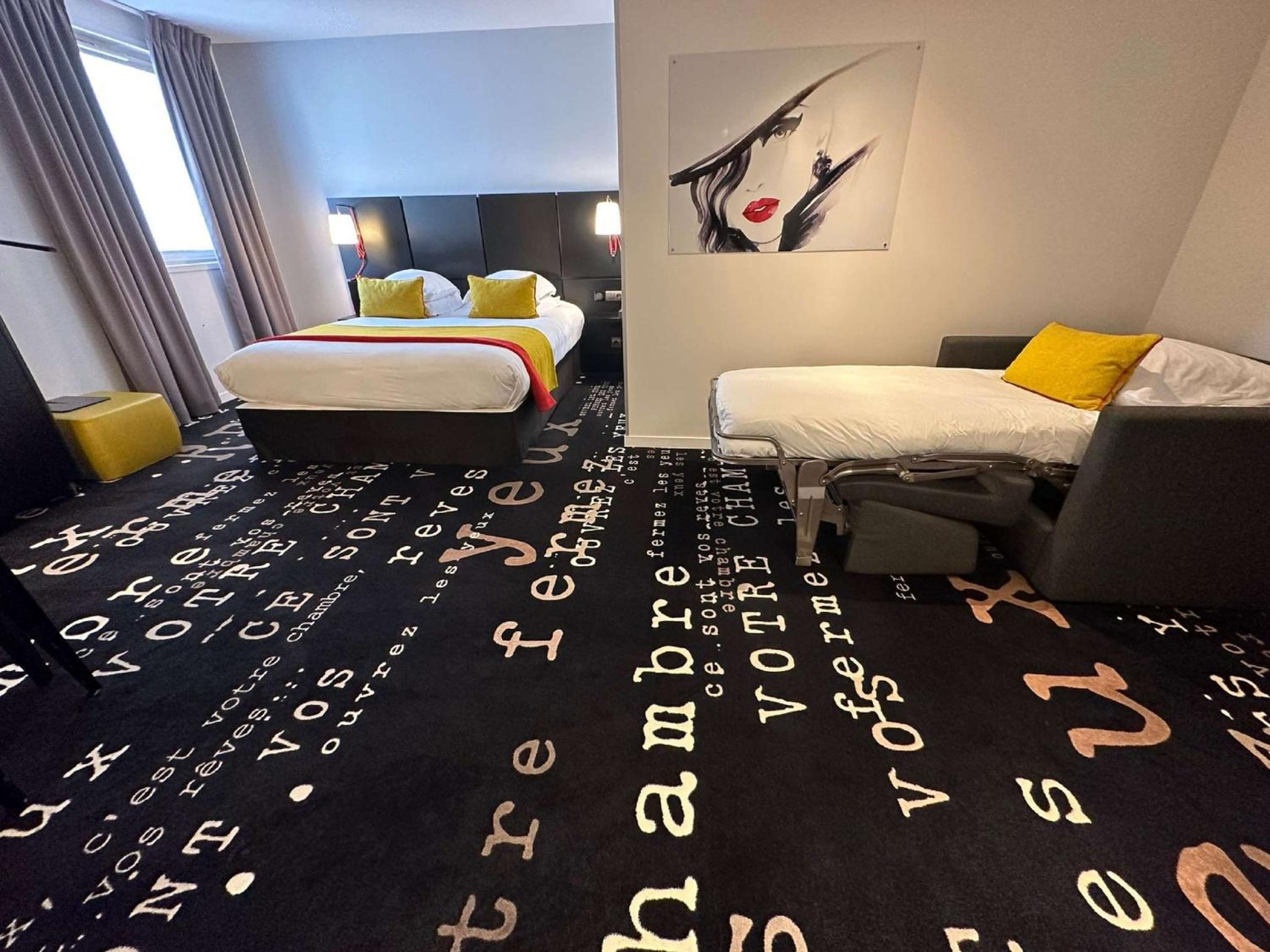 Comfort Queen Room - Photo 9