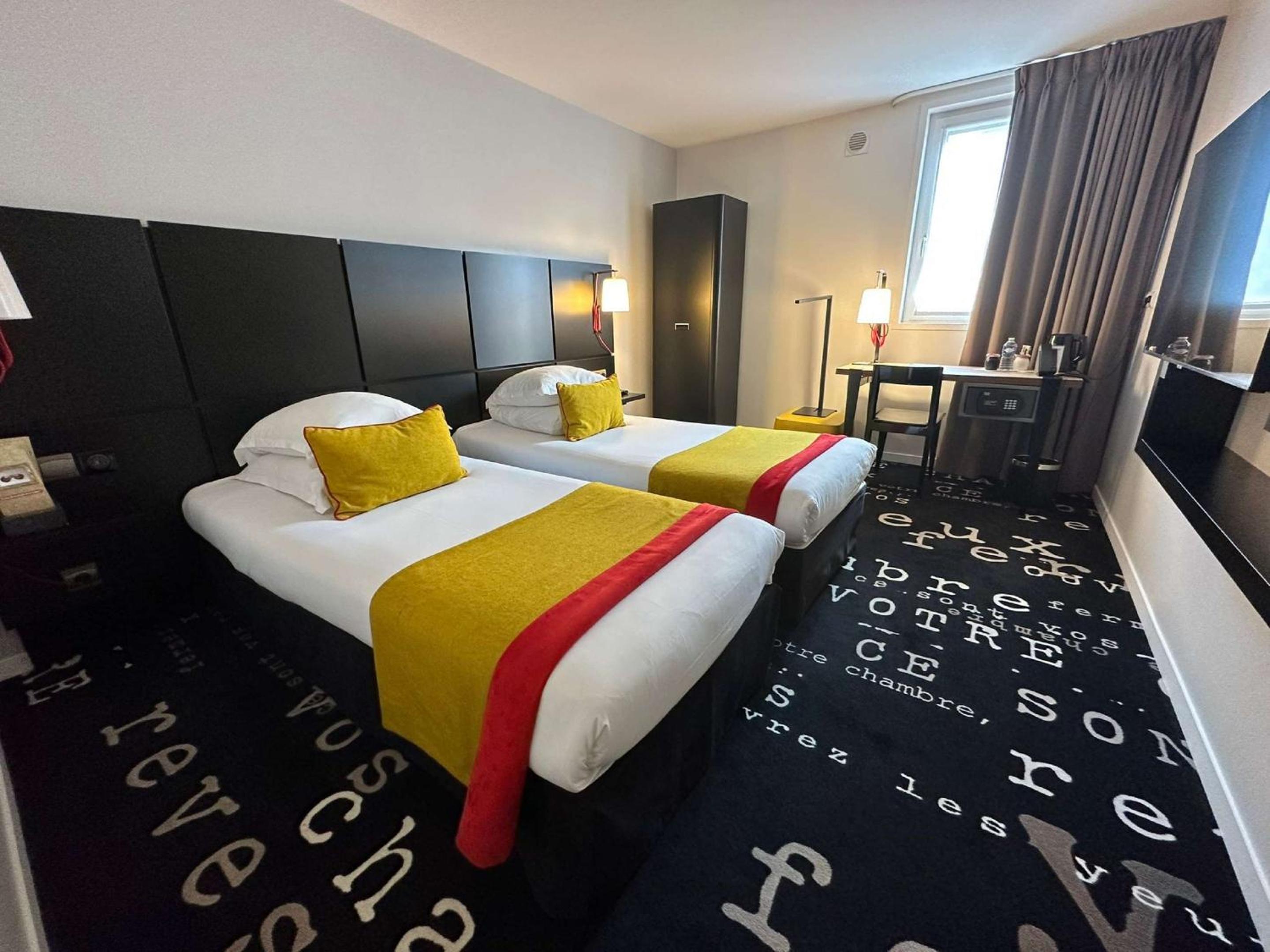 Standard Twin Room - Photo 10
