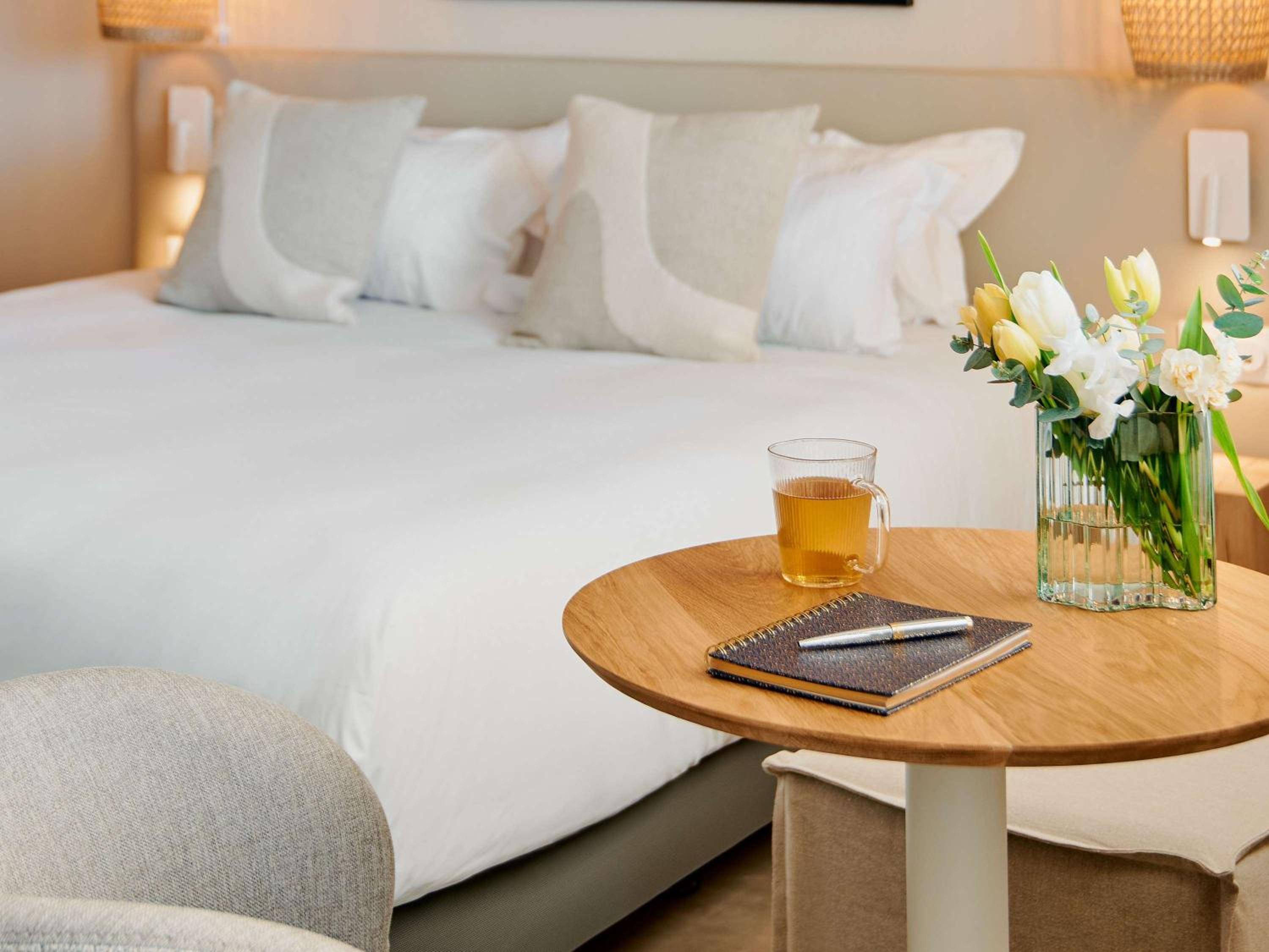 Junior Suite with Double Bed and Sea View - Photo 4