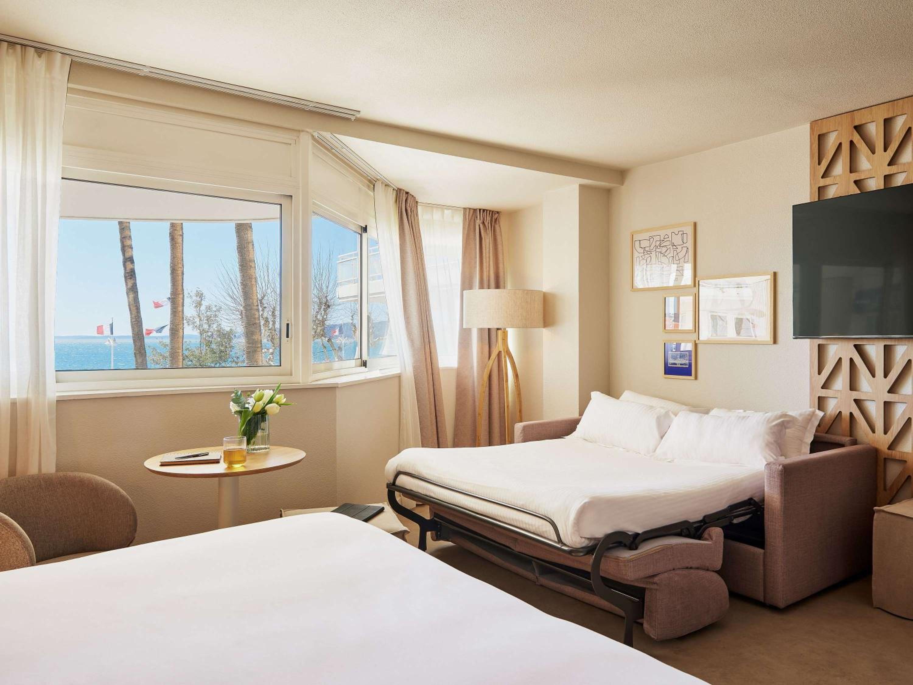 Junior Suite with Double Bed and Sea View - Photo 2