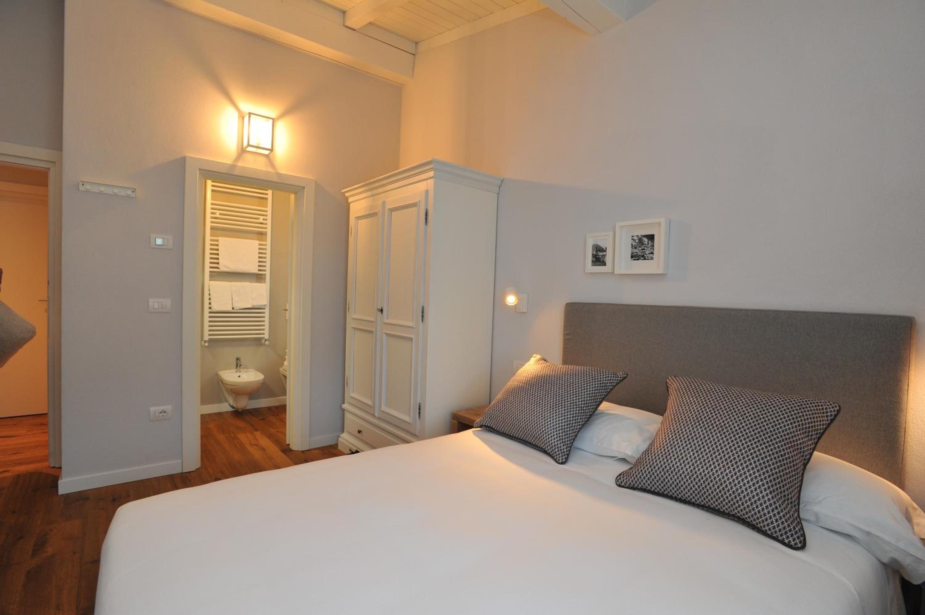 Two-Bedroom Deluxe Apartment photo 1