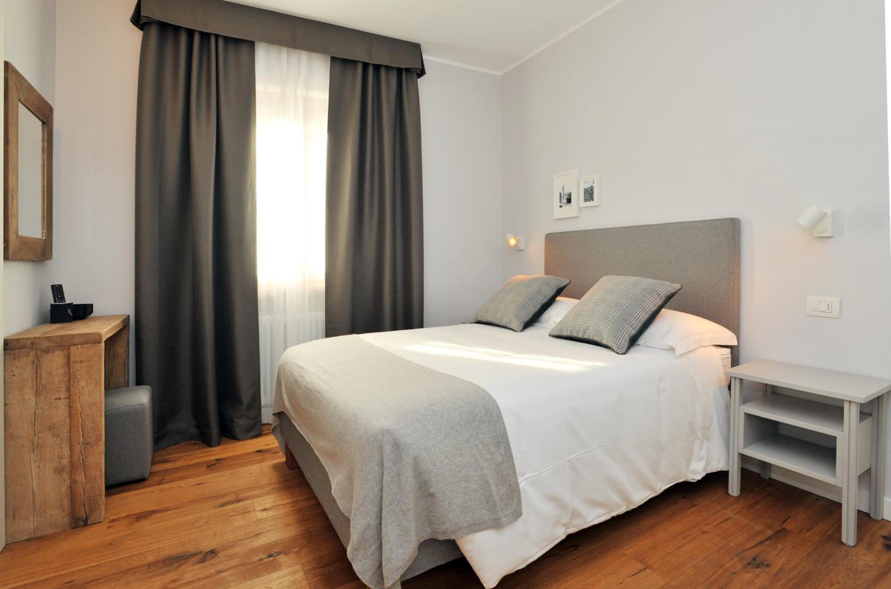 One-Bedroom Apartment with Balcony photo 1