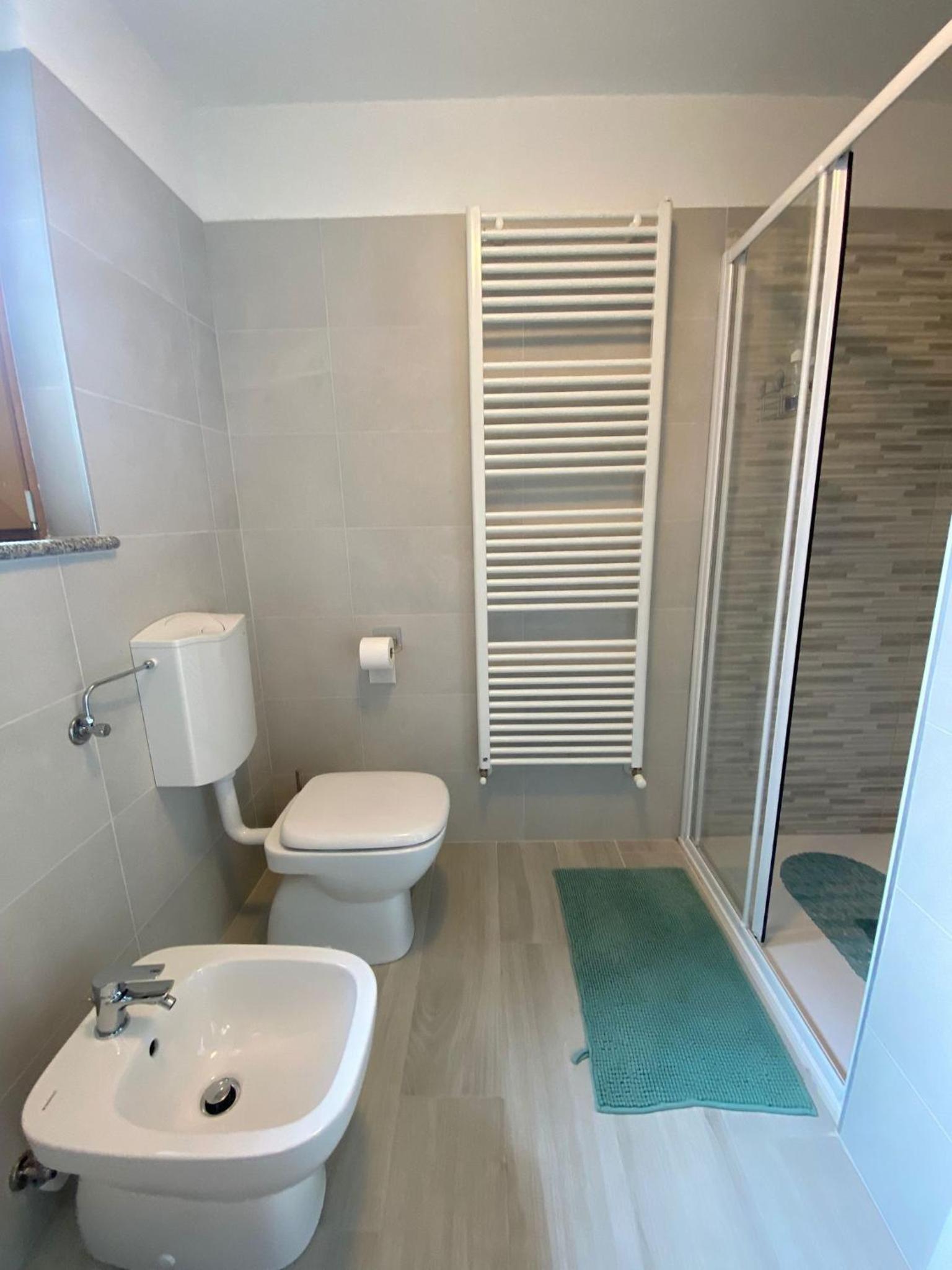 Double Room with Private Bathroom - Photo 6