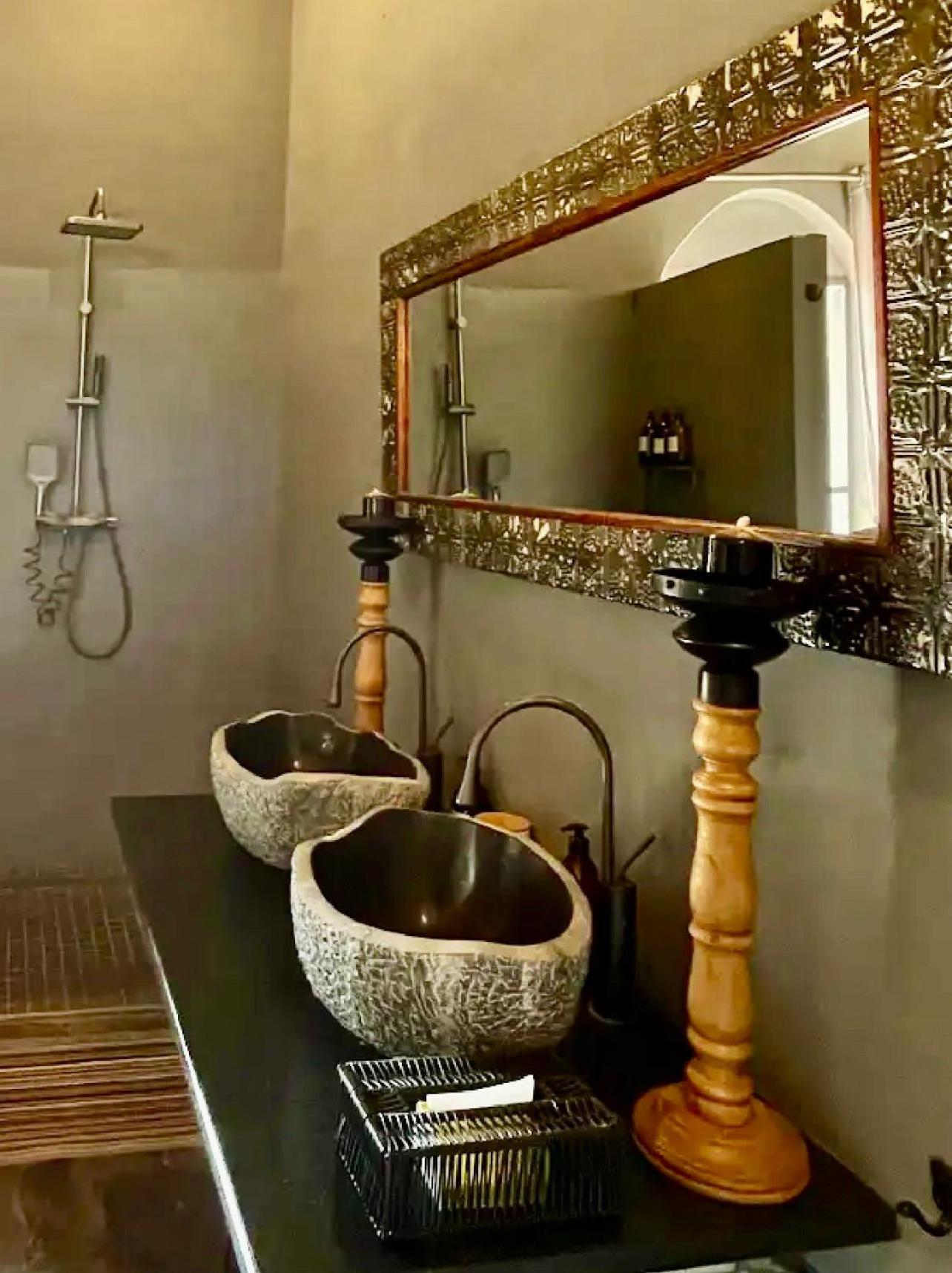 Deluxe Double Room with Shower photo 2