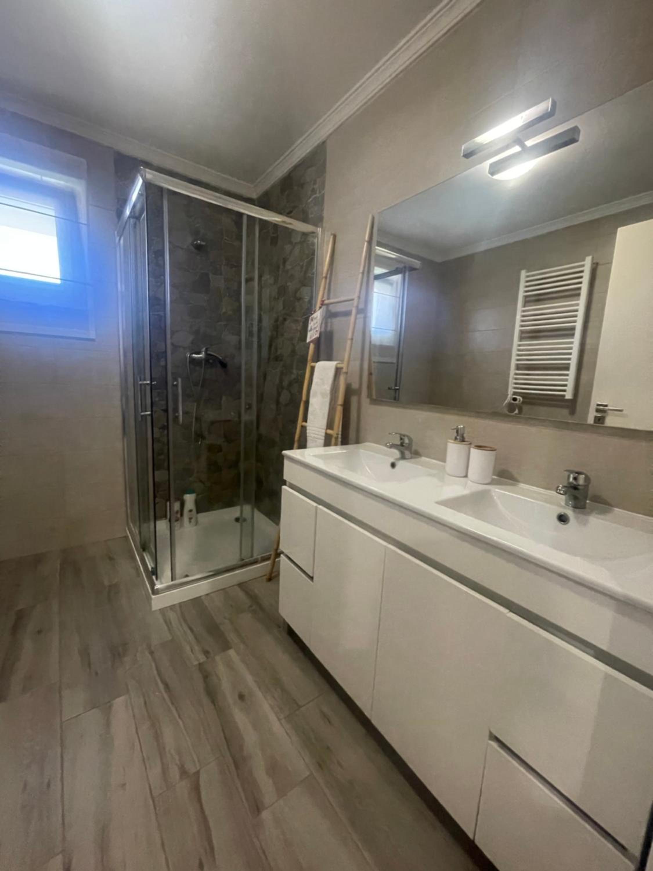 Two-Bedroom House - Photo 16