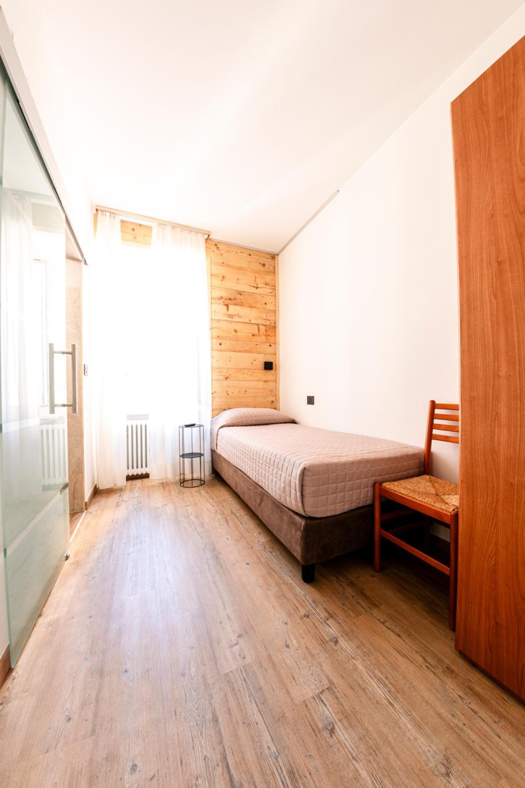 Single Room photo 2