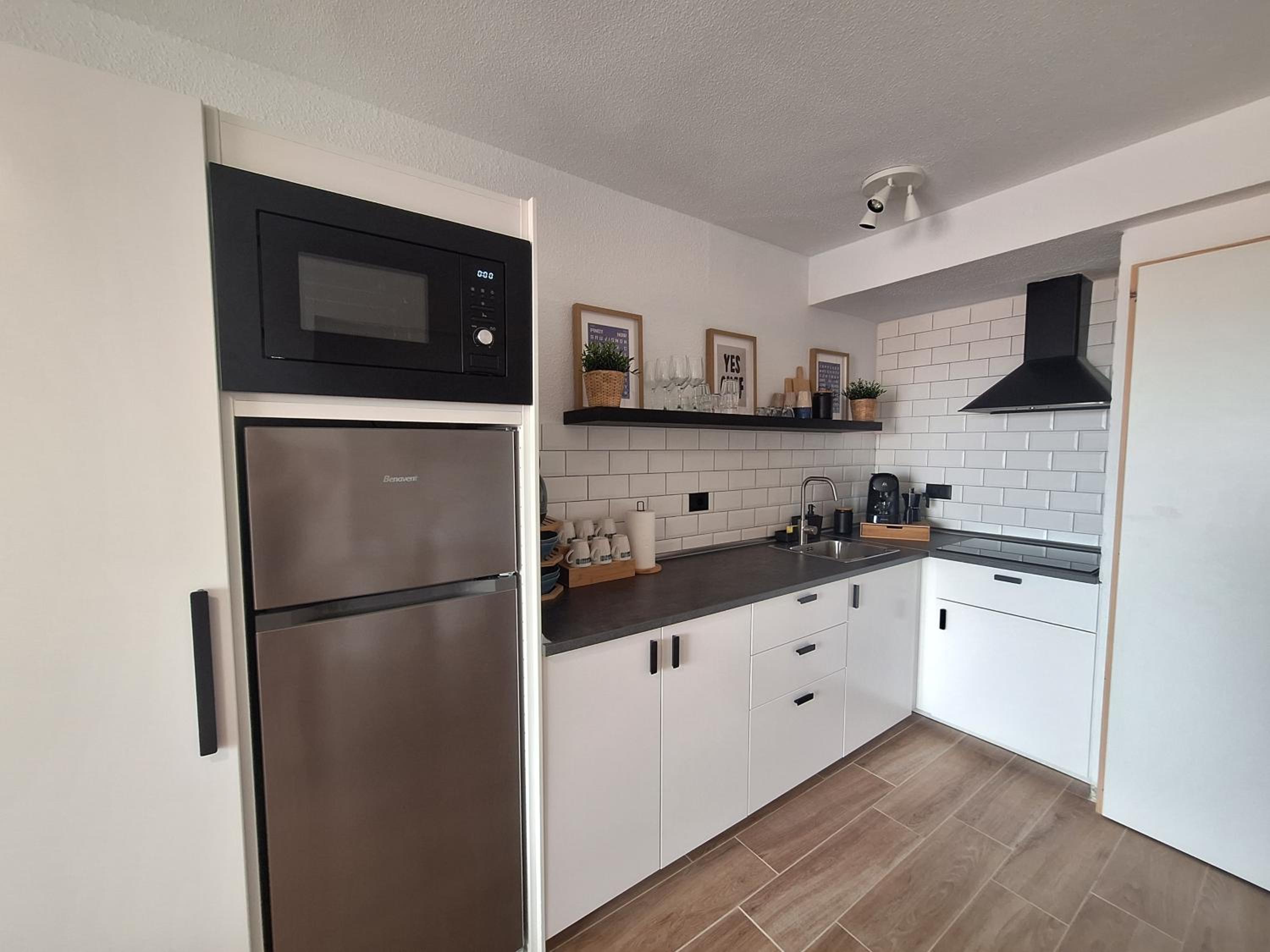 Three-Bedroom Apartment - High Floor photo 3