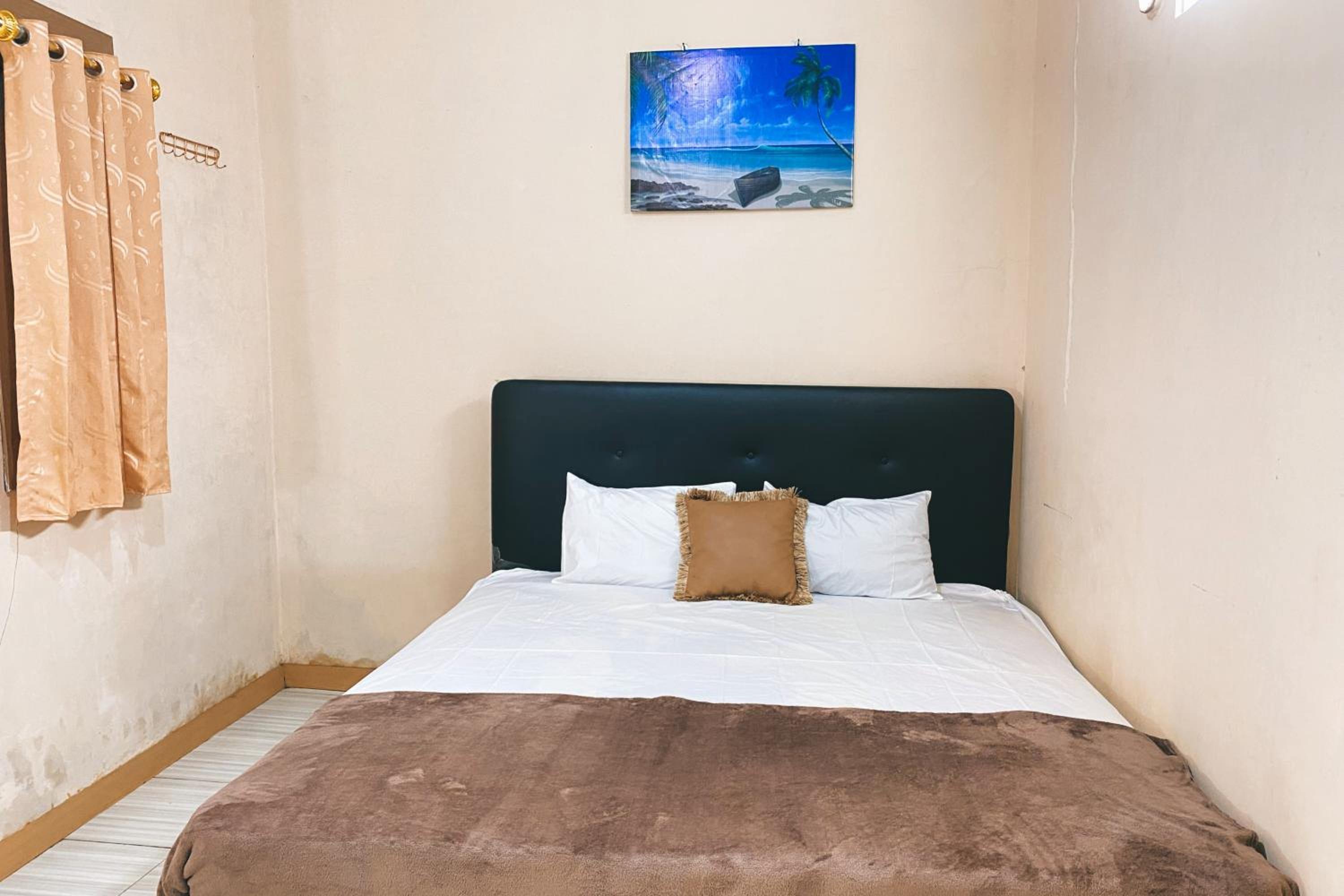 Economy Double Room photo 3