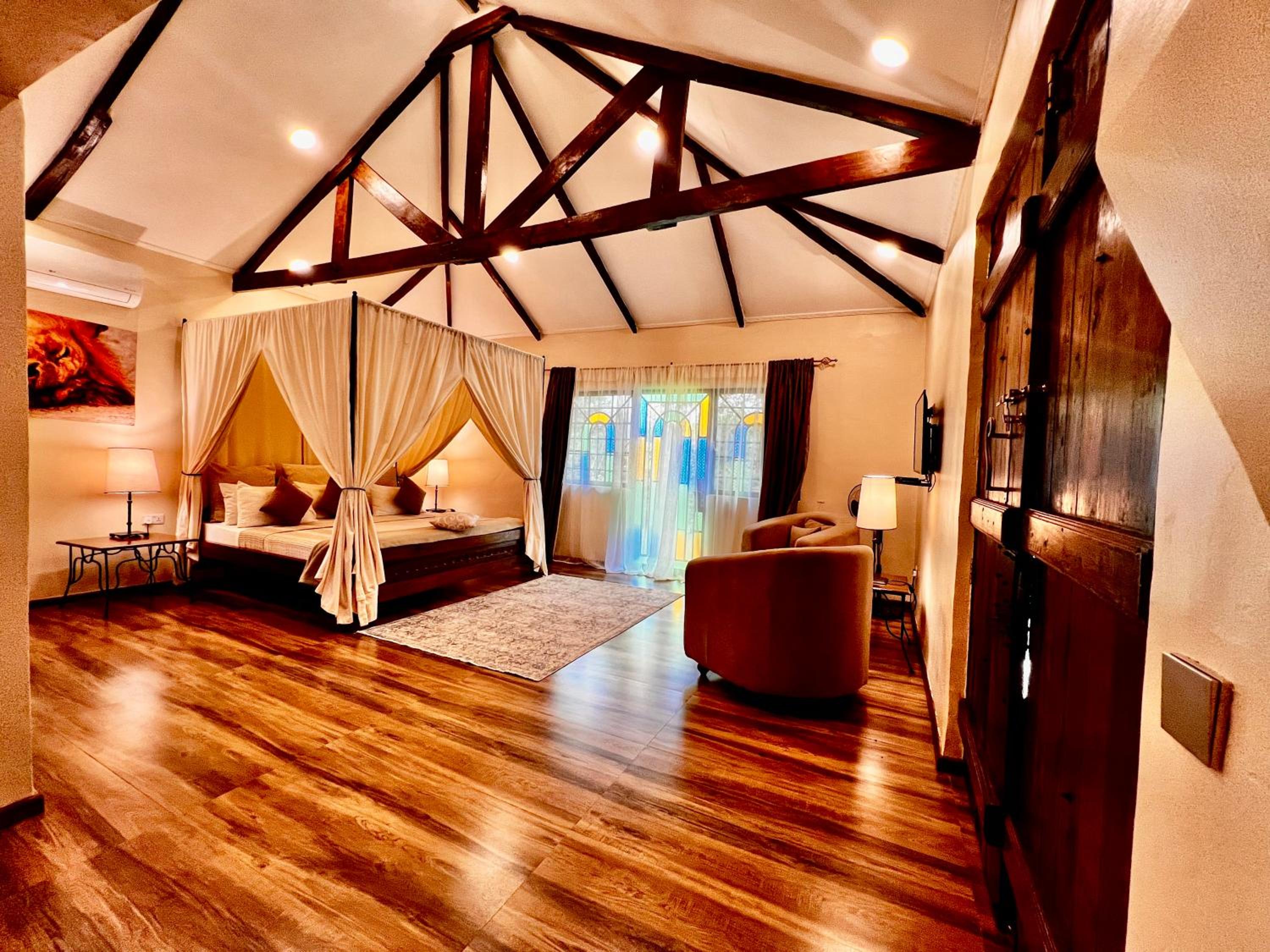 Superior Suite - Photo 4