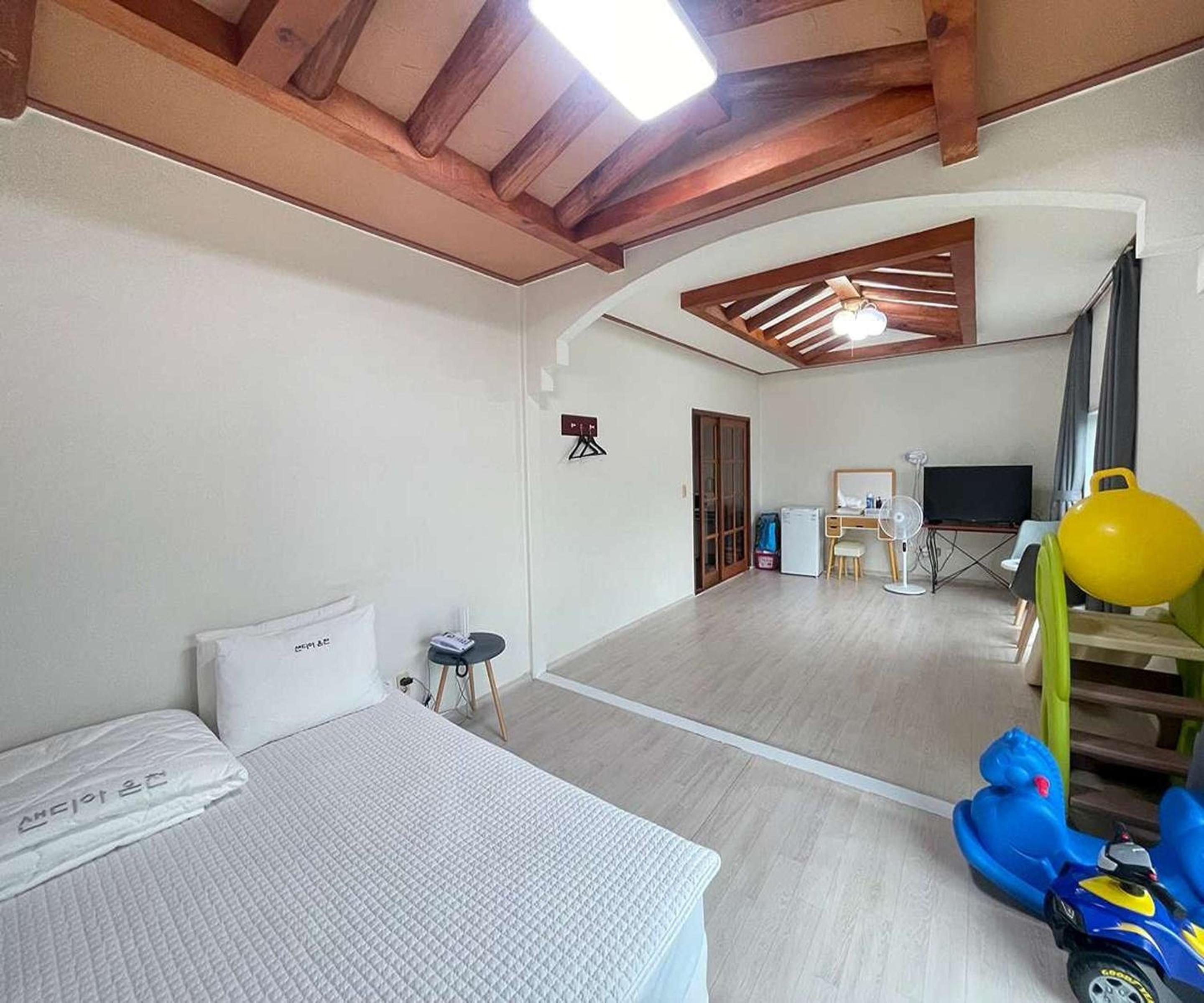 Deluxe Family Room
