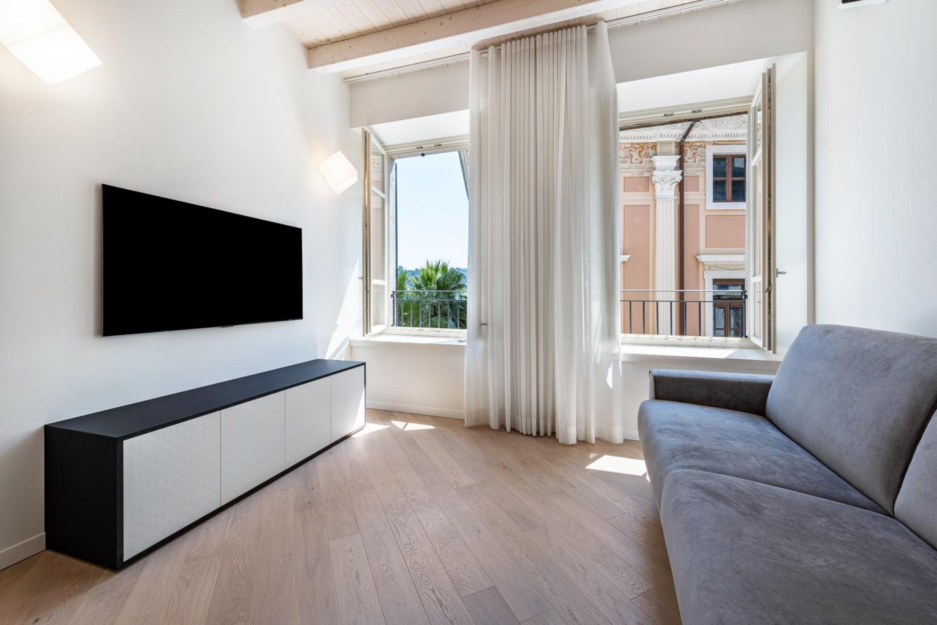 Superior Apartment with City View photo 3