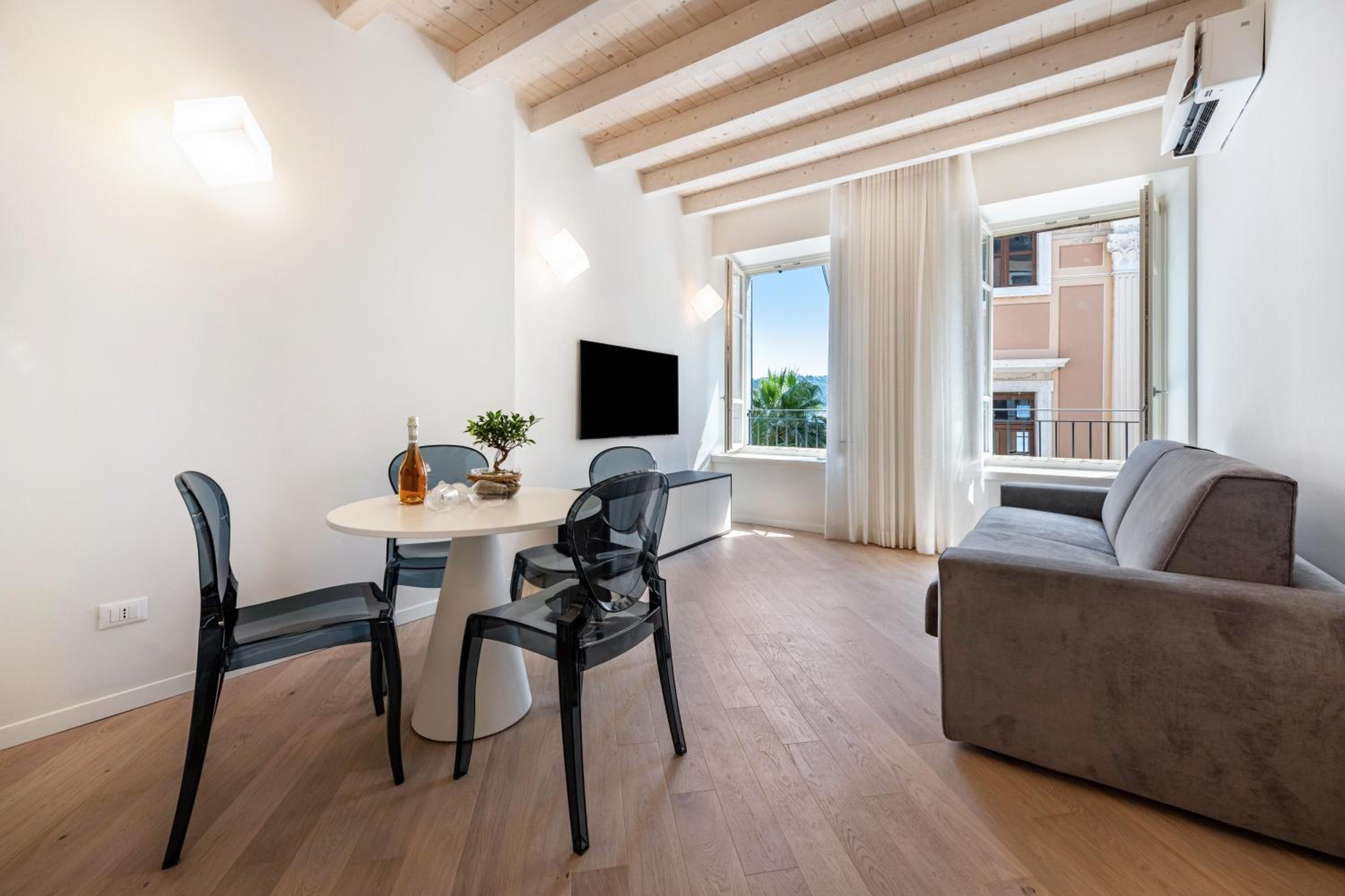 Superior Apartment with City View photo 2