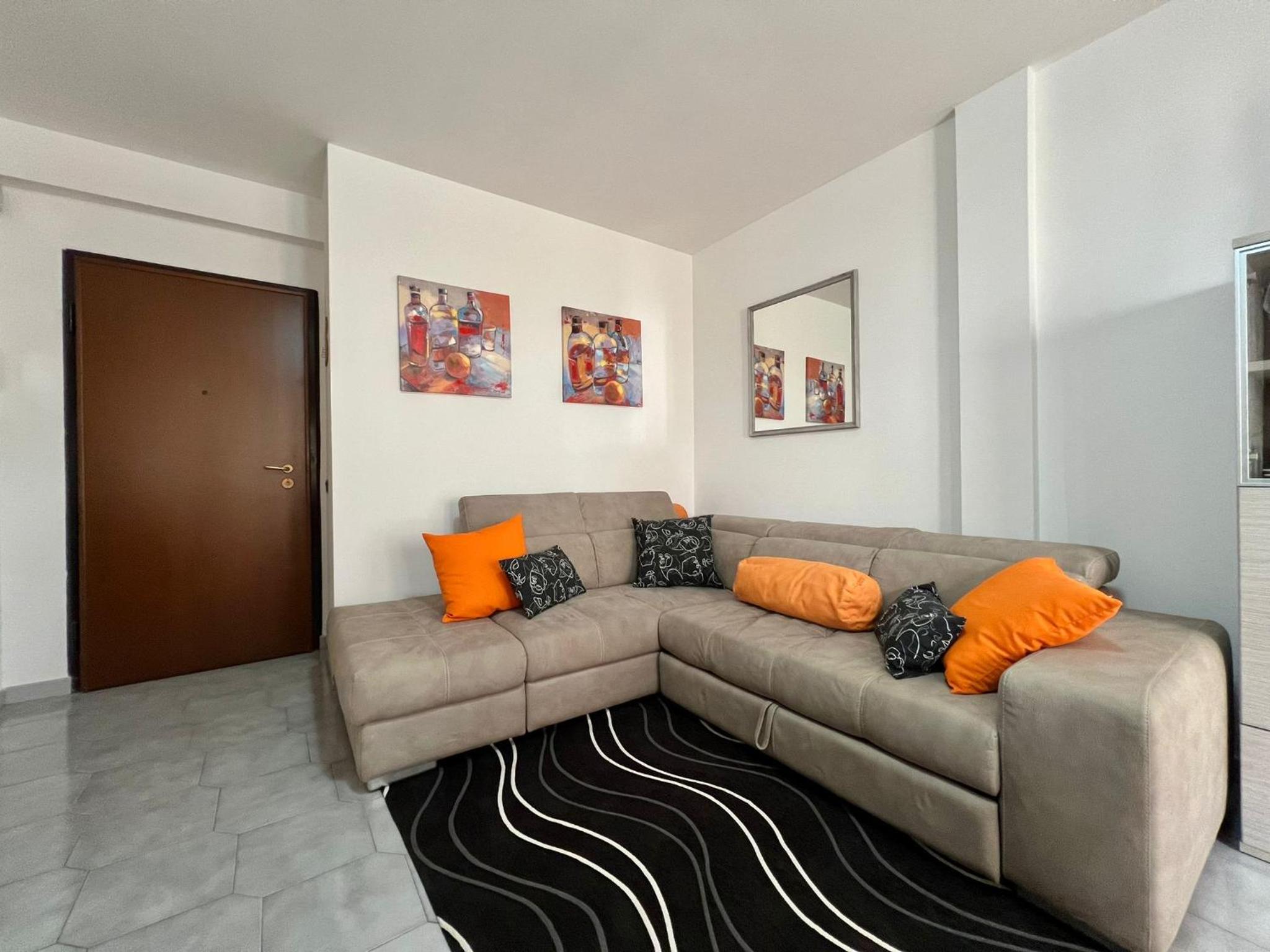One-Bedroom Standard Apartment photo 1