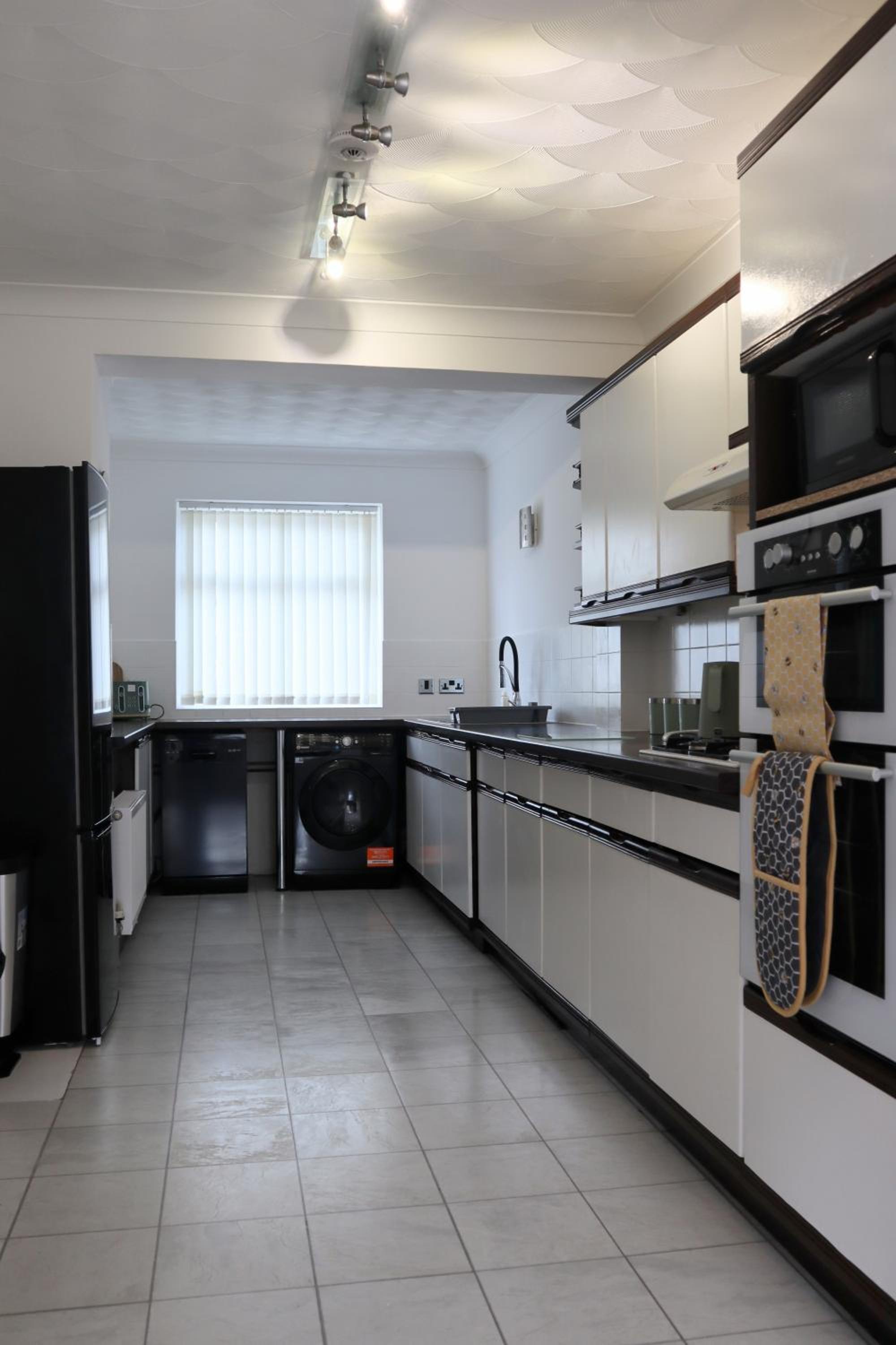 Three-Bedroom House photo 2