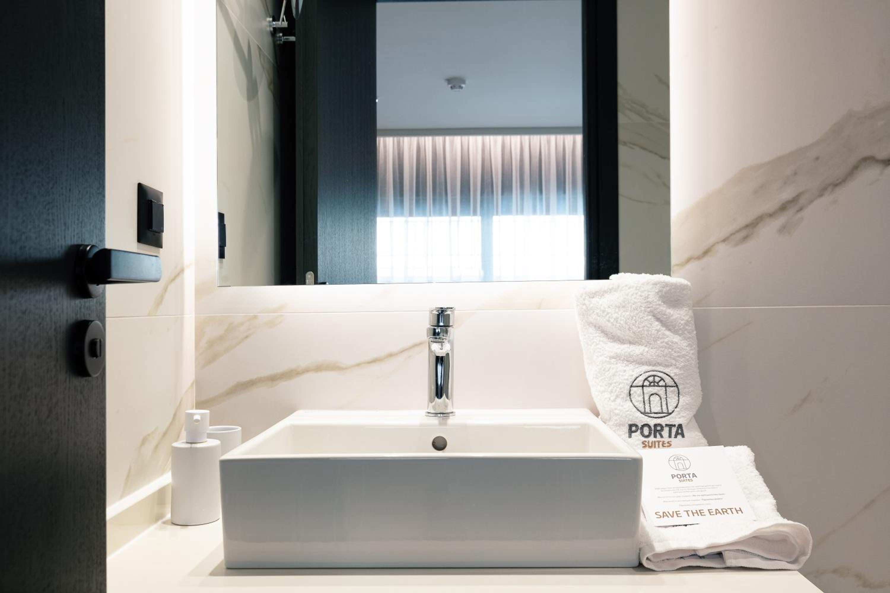 Junior Suite - Photo 18