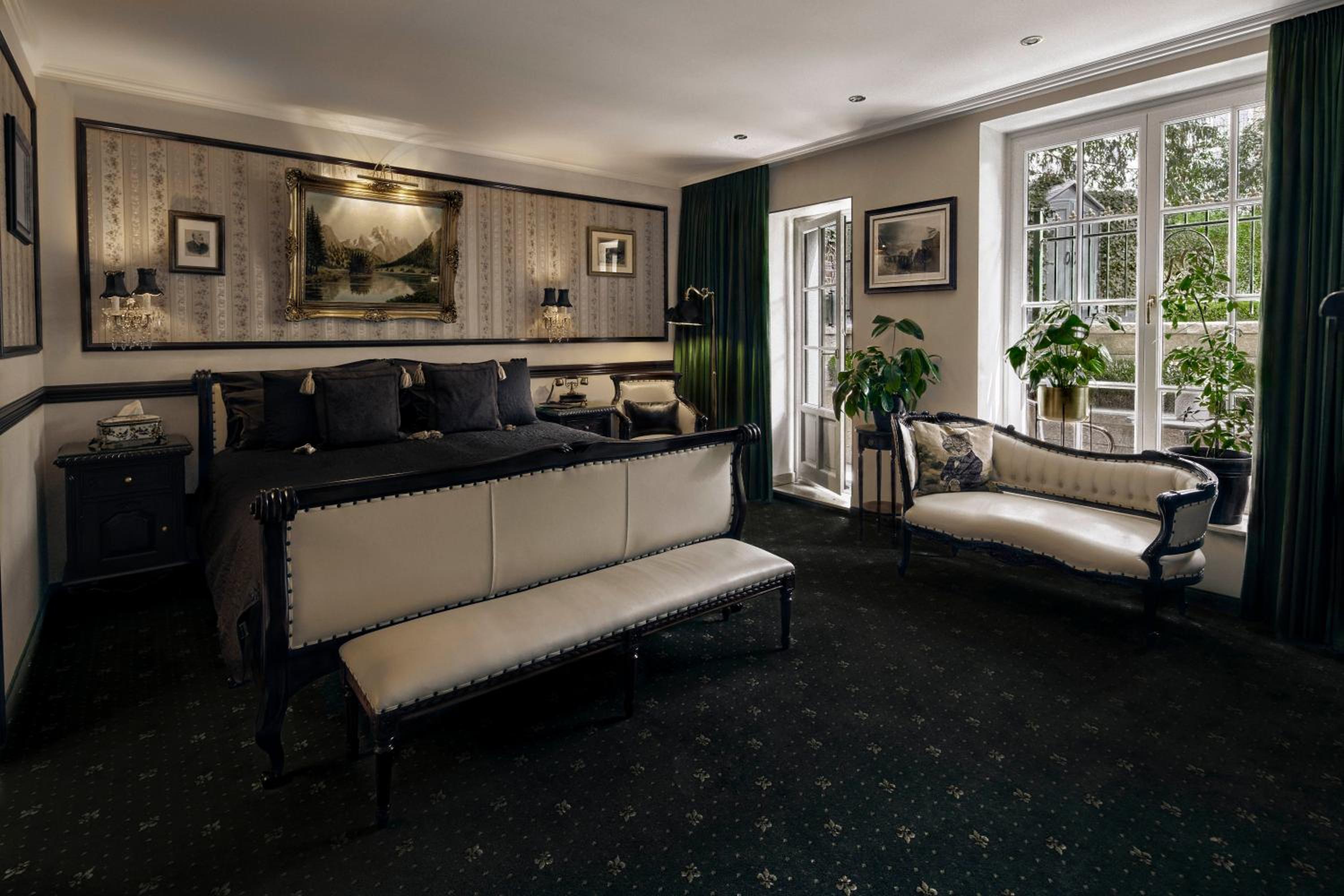 Suite 41 - Photo 1