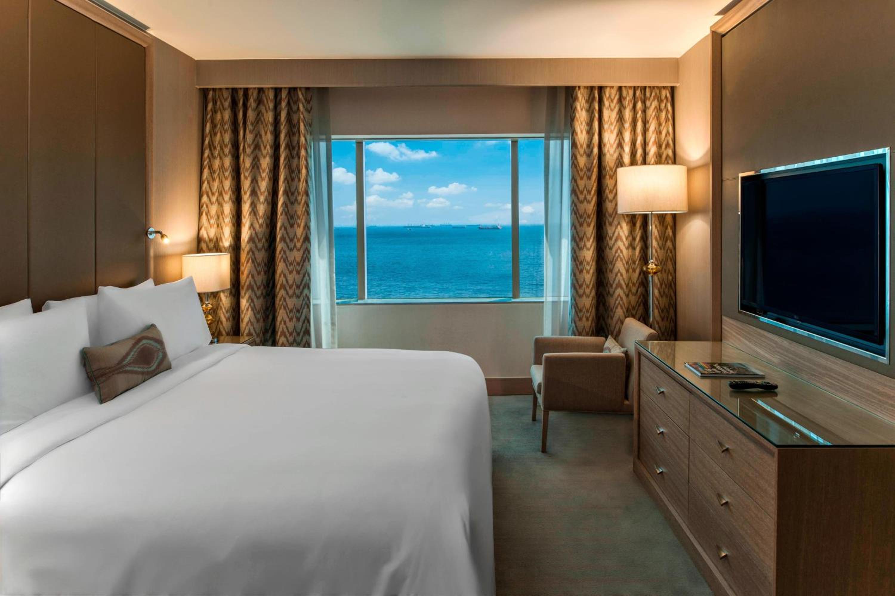 Marmara King Suite with Sea View and Lounge Access