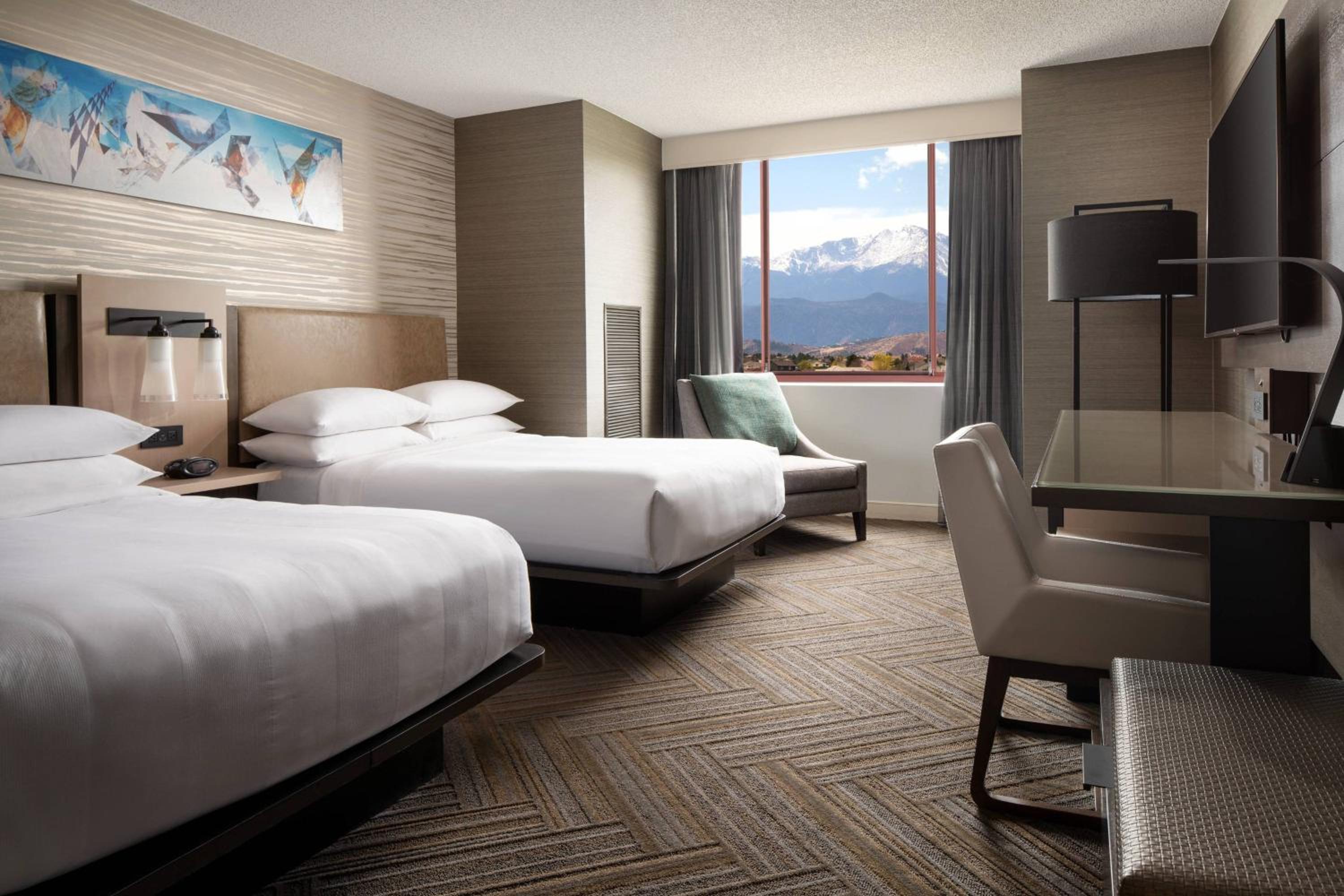 Mountain View Concierge level, Guest room, 2 Double - Photo 5