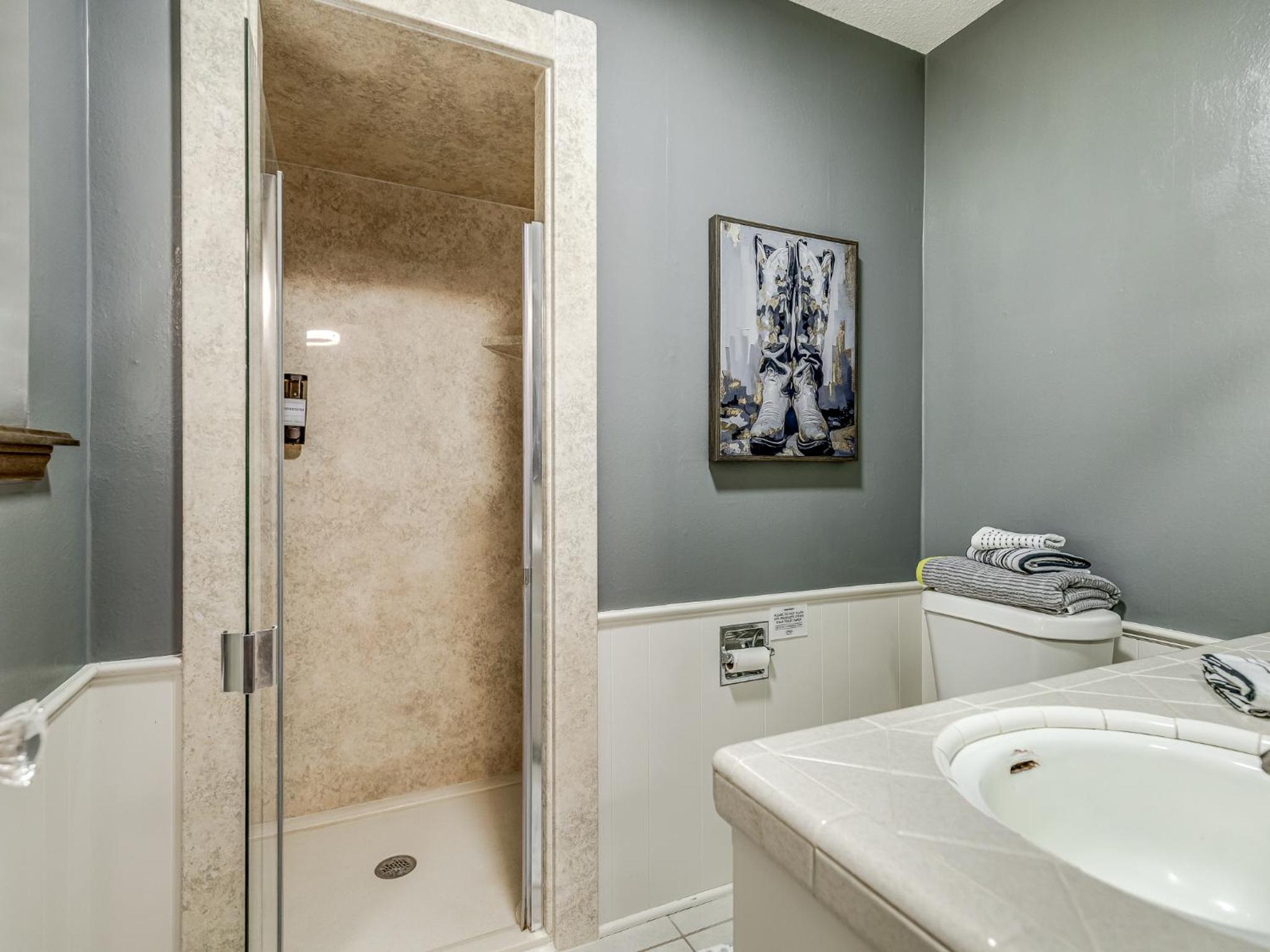 Three-Bedroom House photo 2