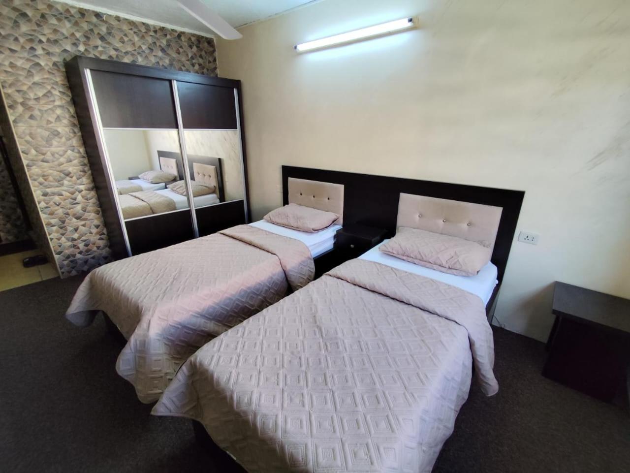 Deluxe Twin Room - Photo 2