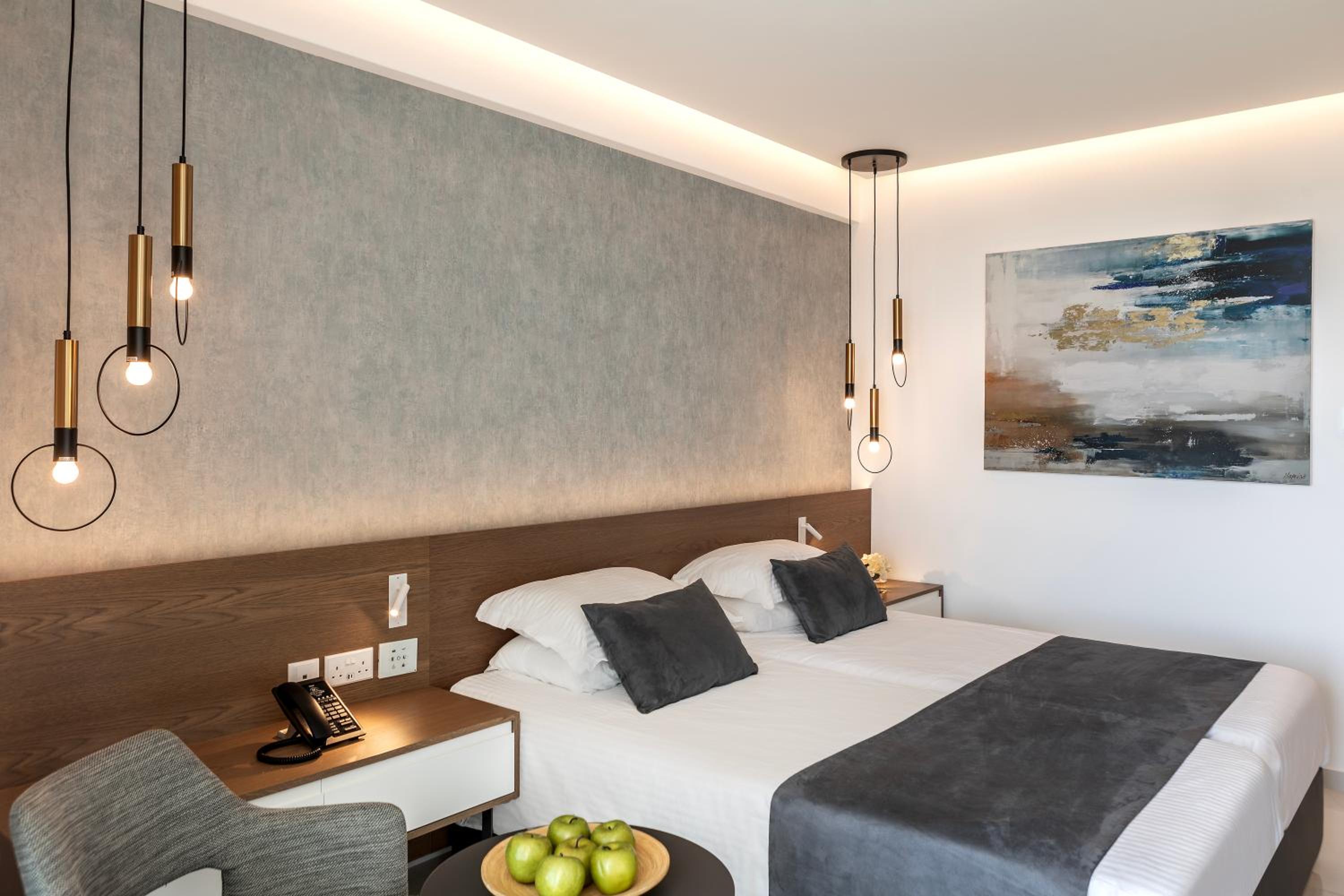 Double or Twin Room with Inland View - Photo 15
