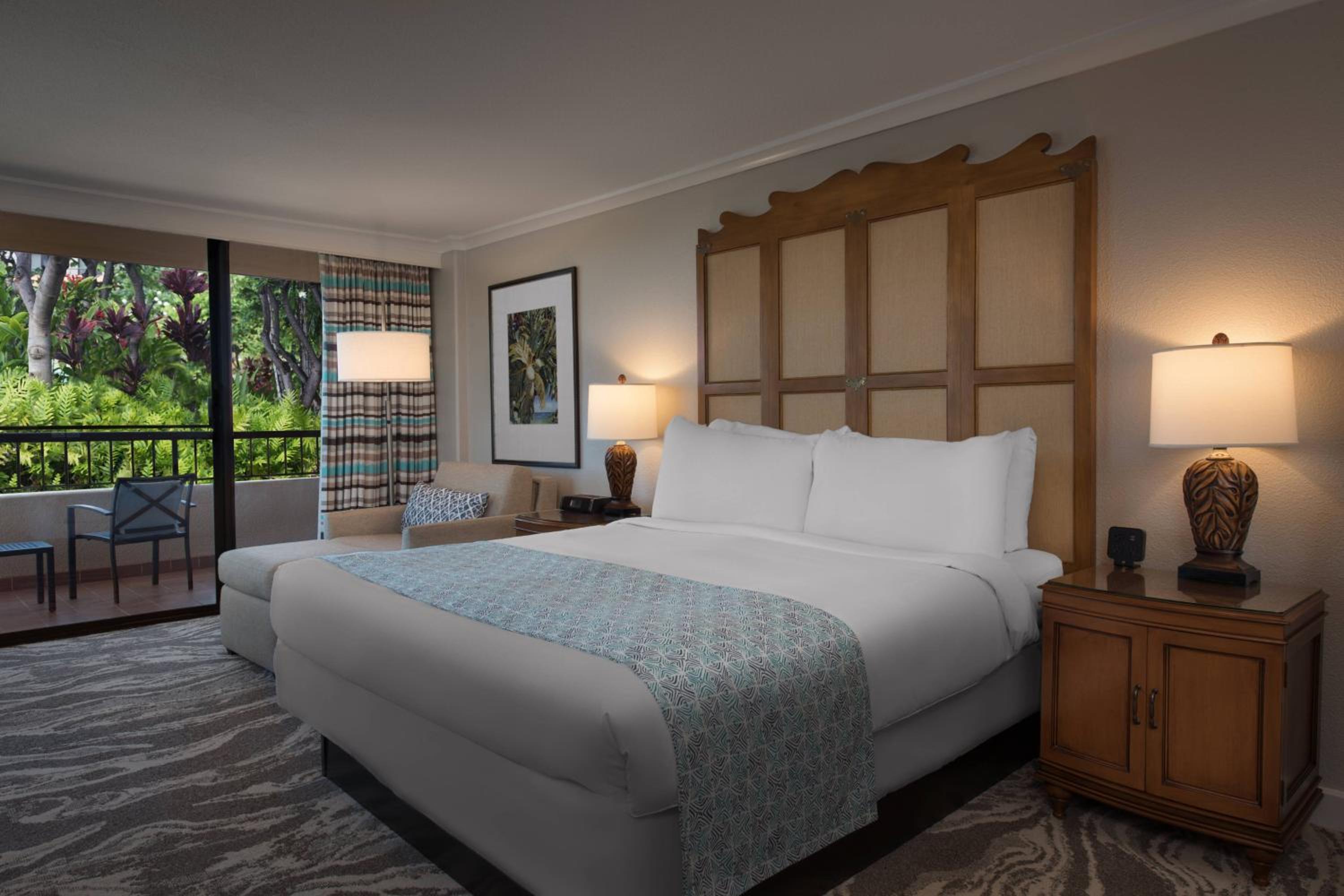 One-Bedroom King Suite with Garden View - Photo 2