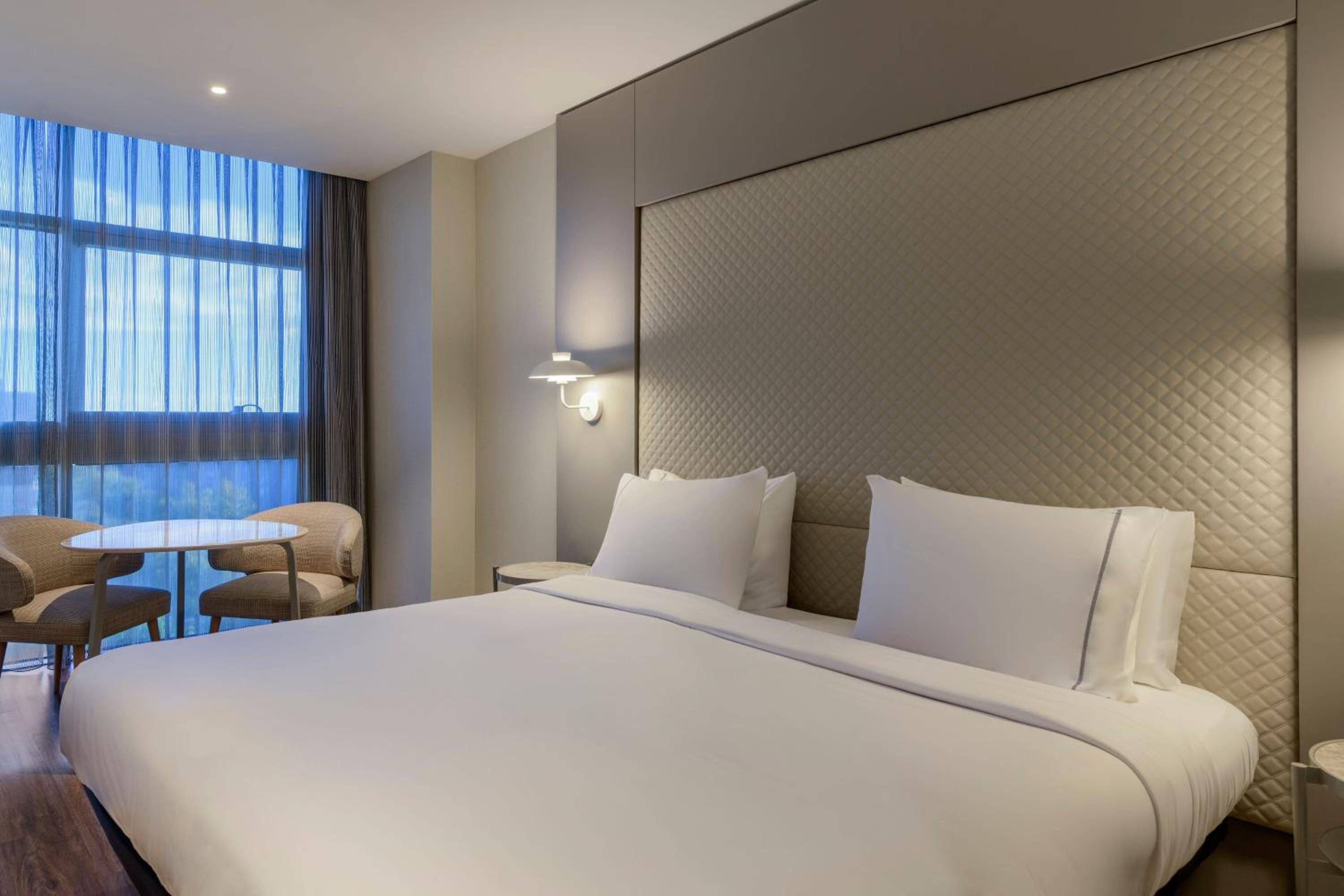 Guest Room, 1 King