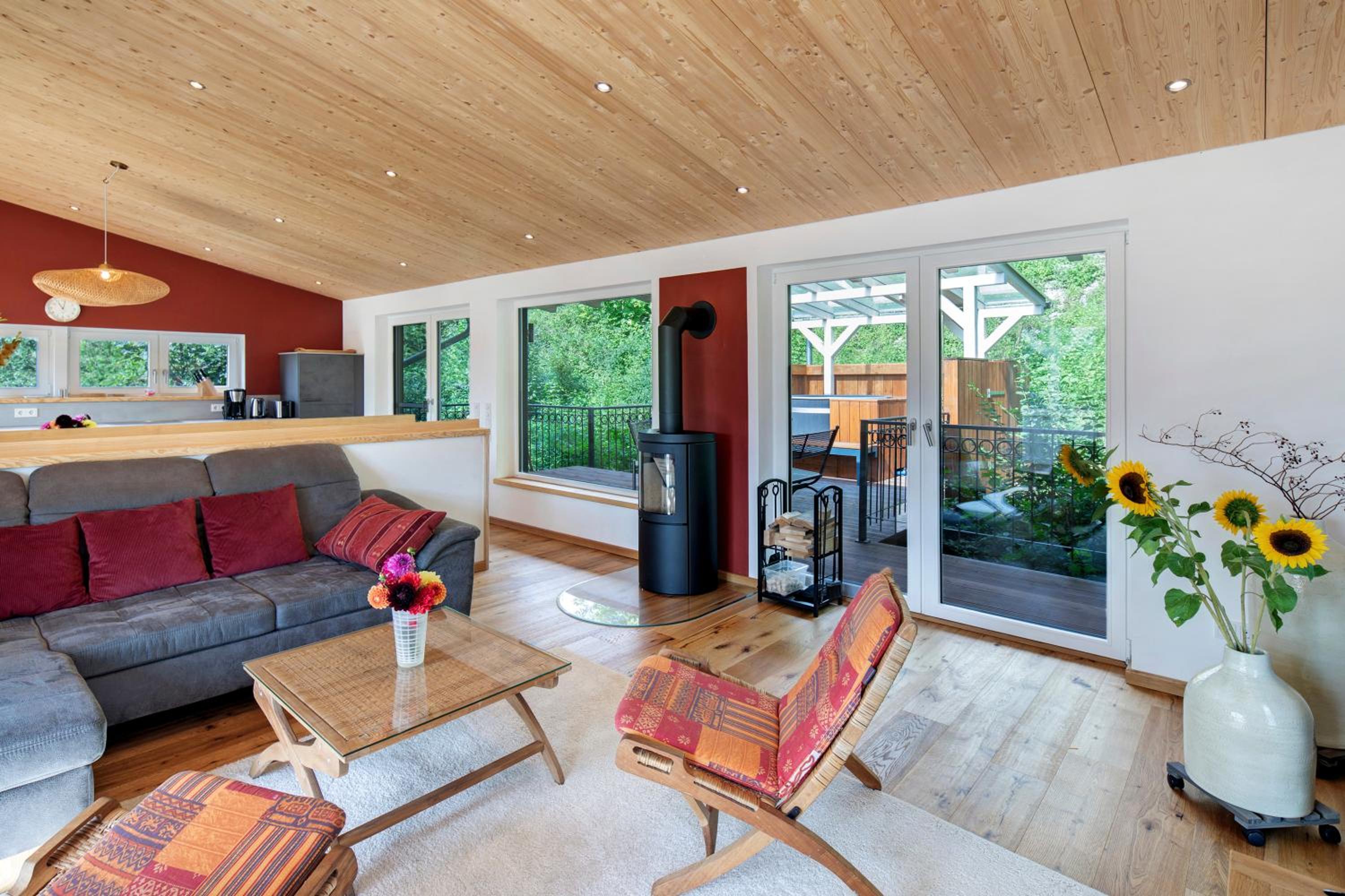 Two-Bedroom Deluxe Apartment with Garden View photo 2