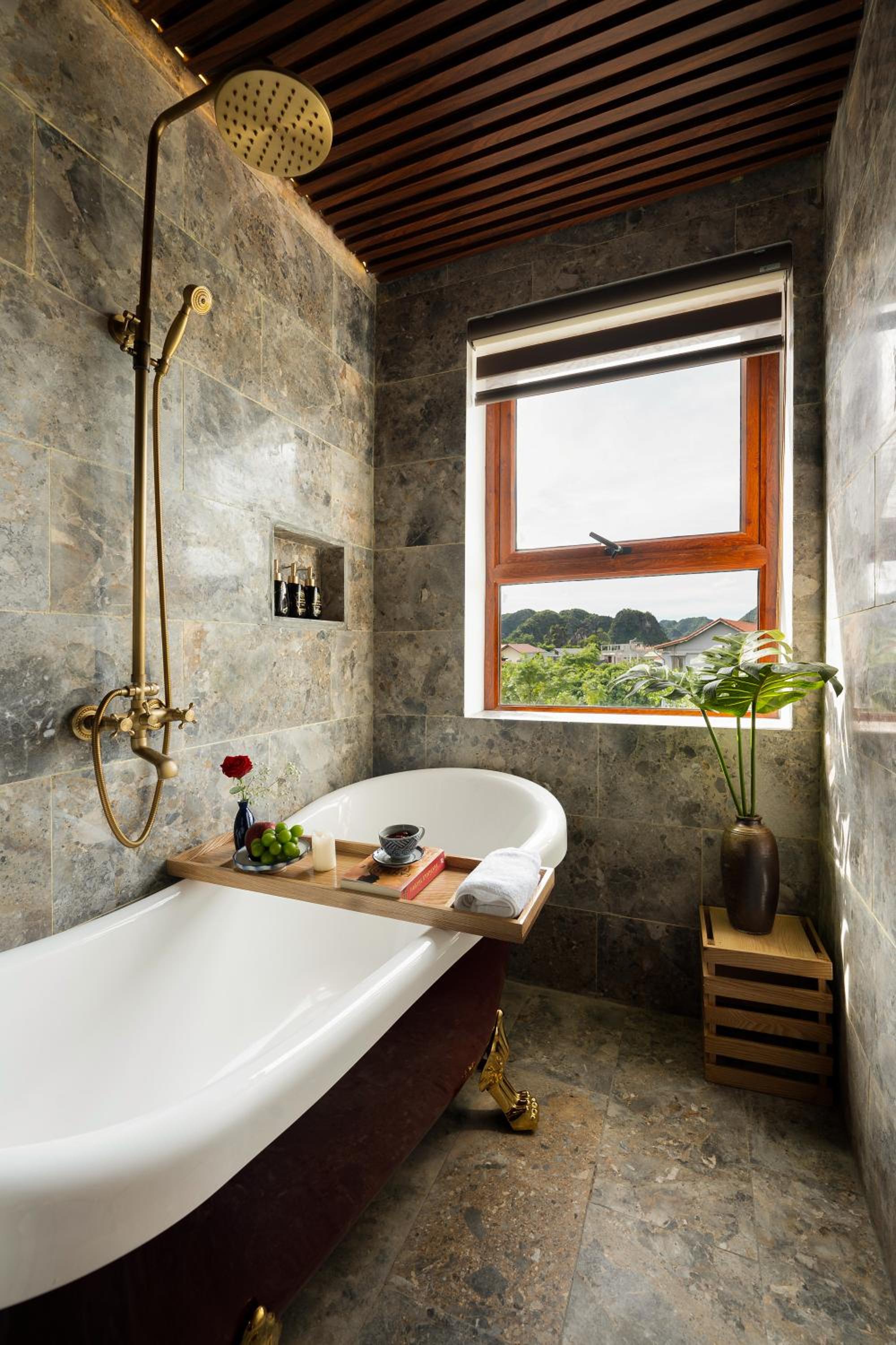 Deluxe Double Room with Balcony - Photo 3