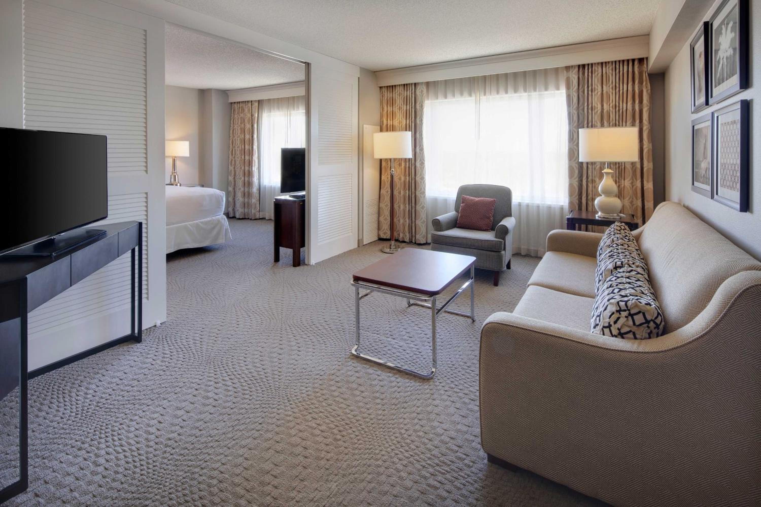 Standard King, 1 Bedroom Suite - Photo 1