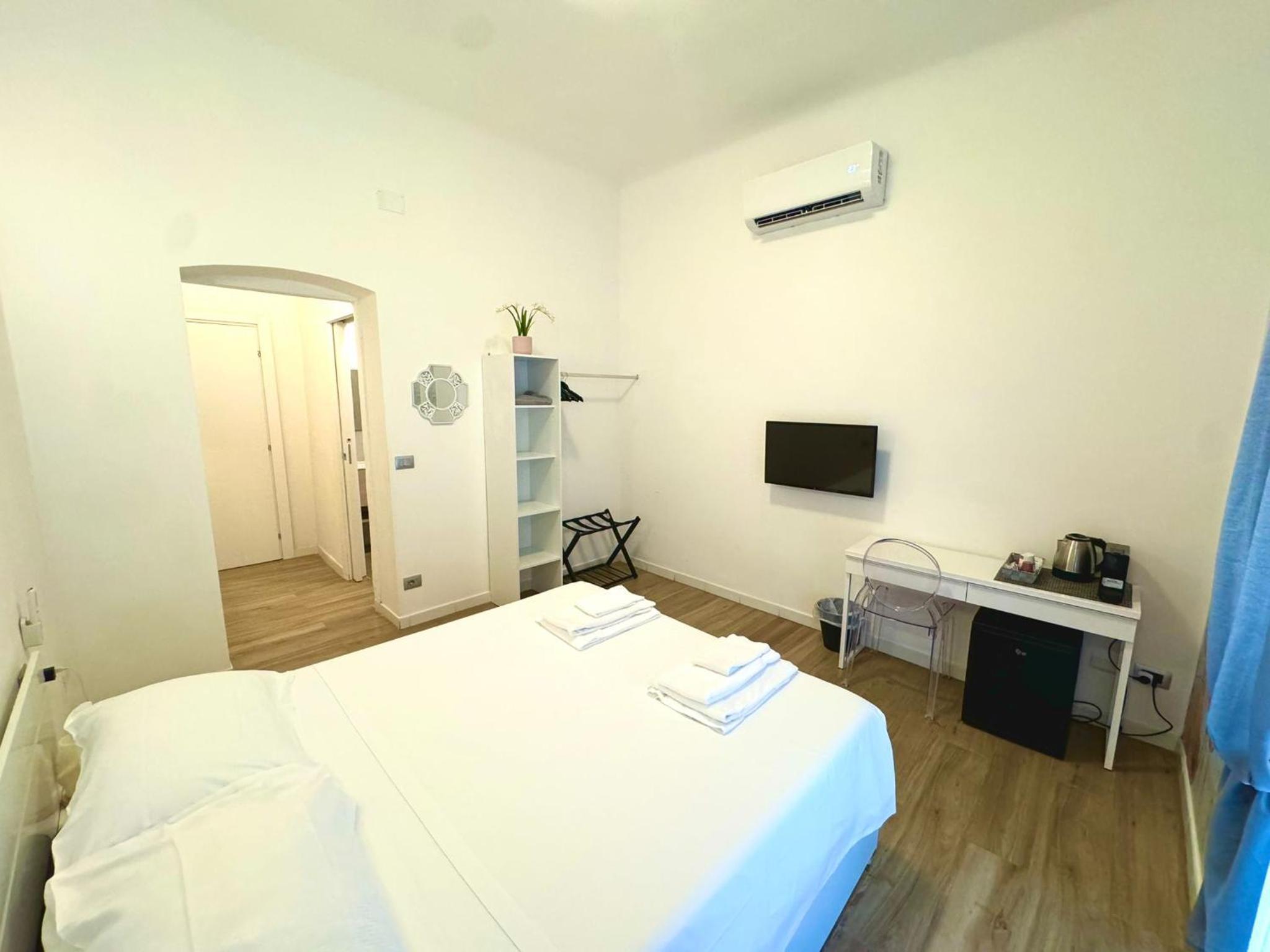 Double Room with Private Bathroom photo 1