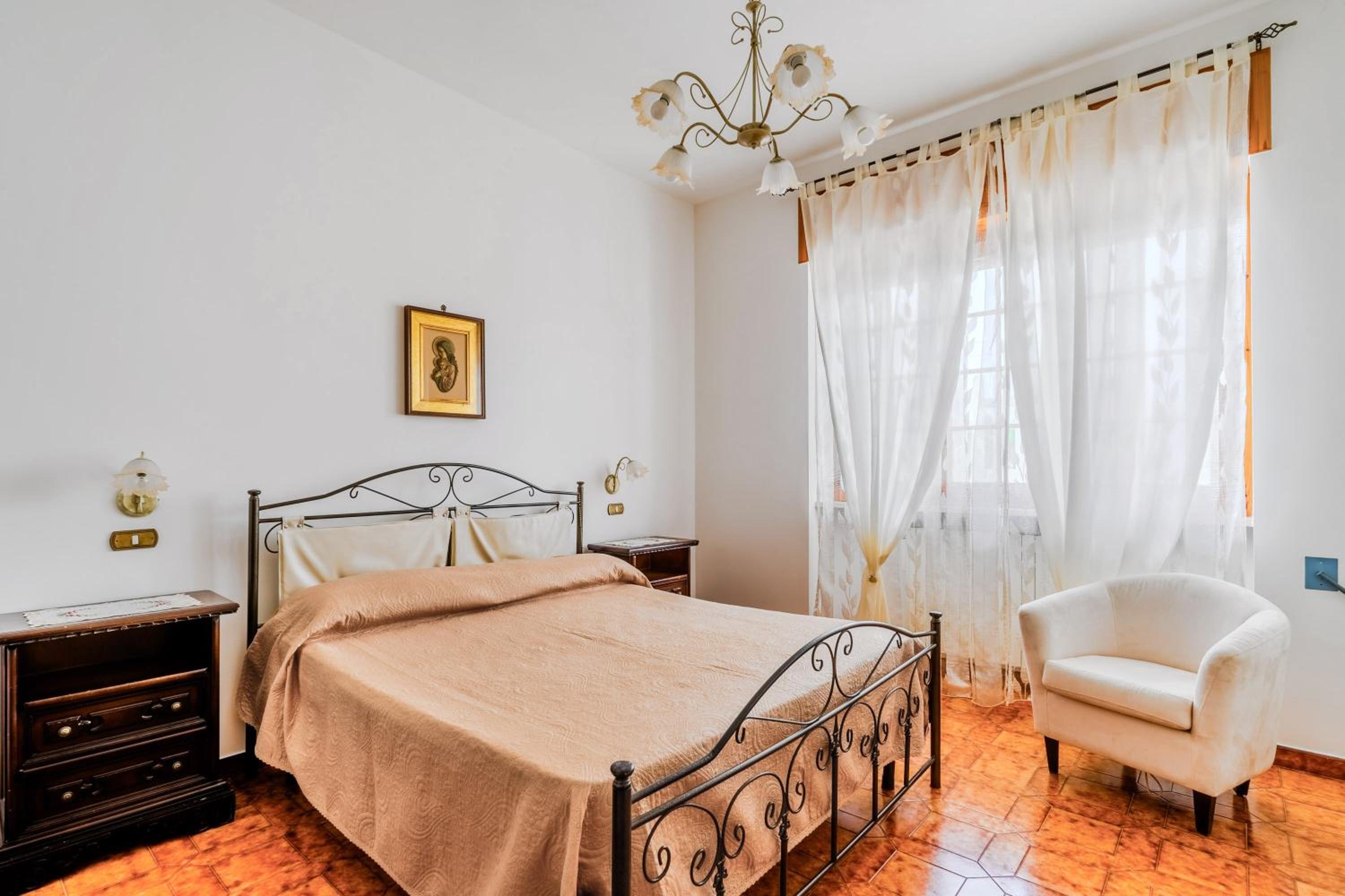 Two-Bedroom Deluxe Apartment with Garden View photo 1